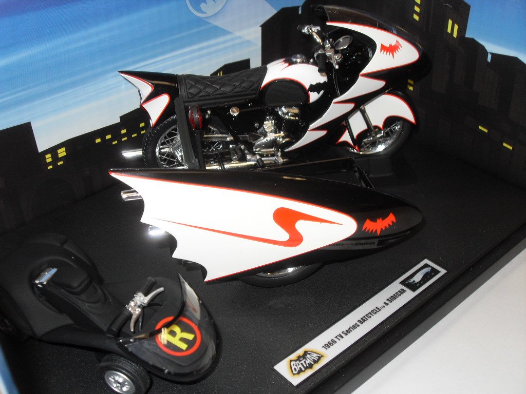MATTEL 1/12 66バットサイクル (TVシリーズバージョン) 完成品 Amazon.co.jp: MATTEL 1/12 66バットサイクル (TVシリーズ