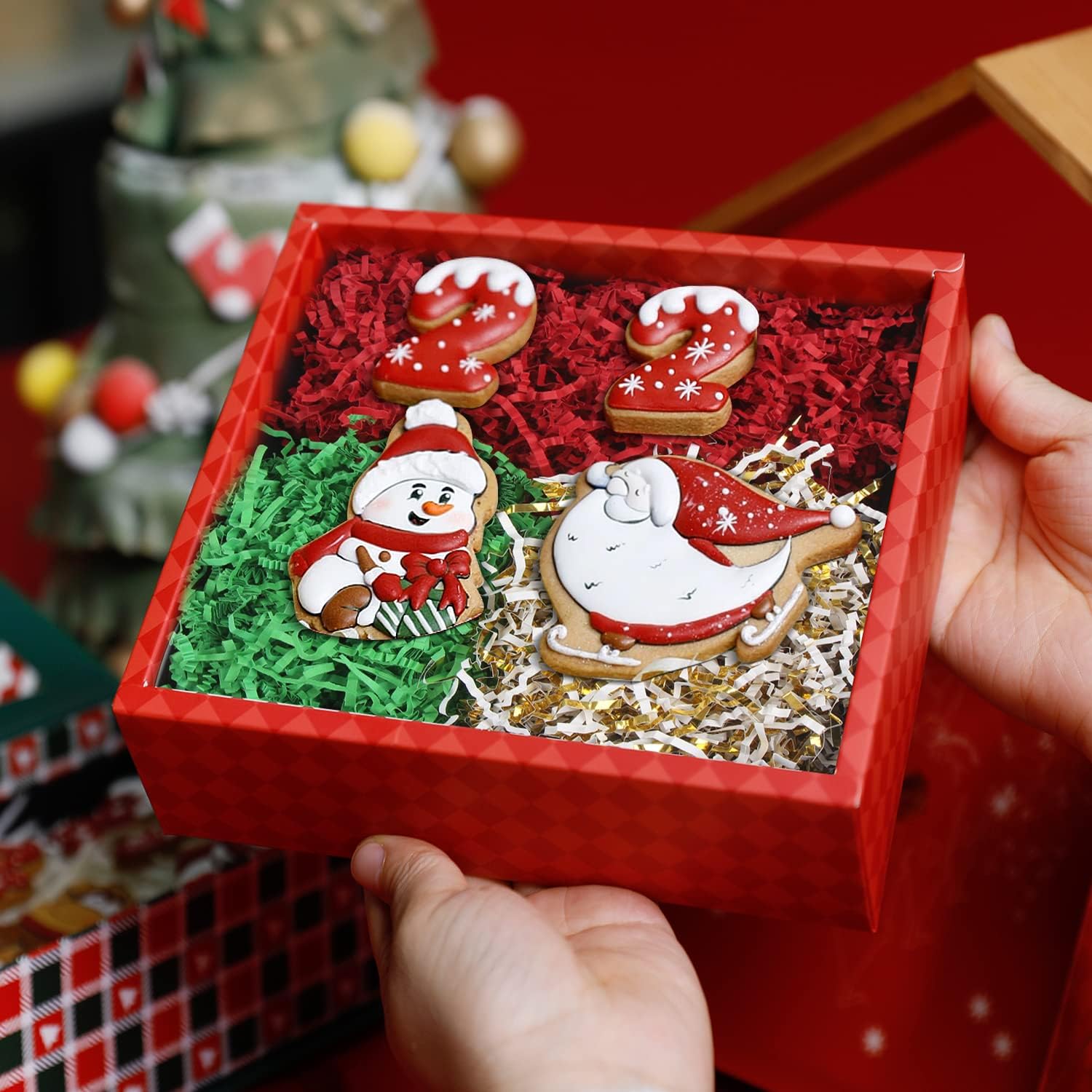 LOMIMOS 300g/10.6oz Christmas Raffia Paper Confetti Shred,Red Green Gold Cut Paper Filler for Gift Wrapping Craft DIY Packaging Filling Party Decoration : Everything Else