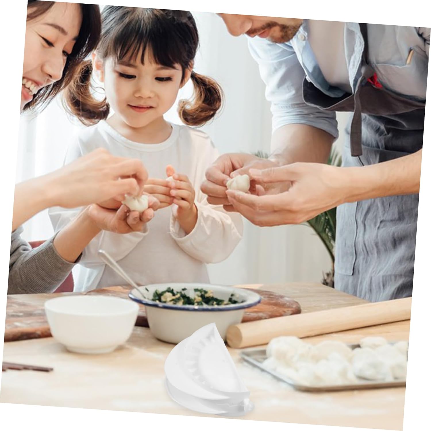 Mikinona 4pcs Dumpling Maker Set Manual Dough Skin Press Tool for Chinese Dumplings Clean Kitchen Gadget for Wontons and Ravioli for Family Gatherings