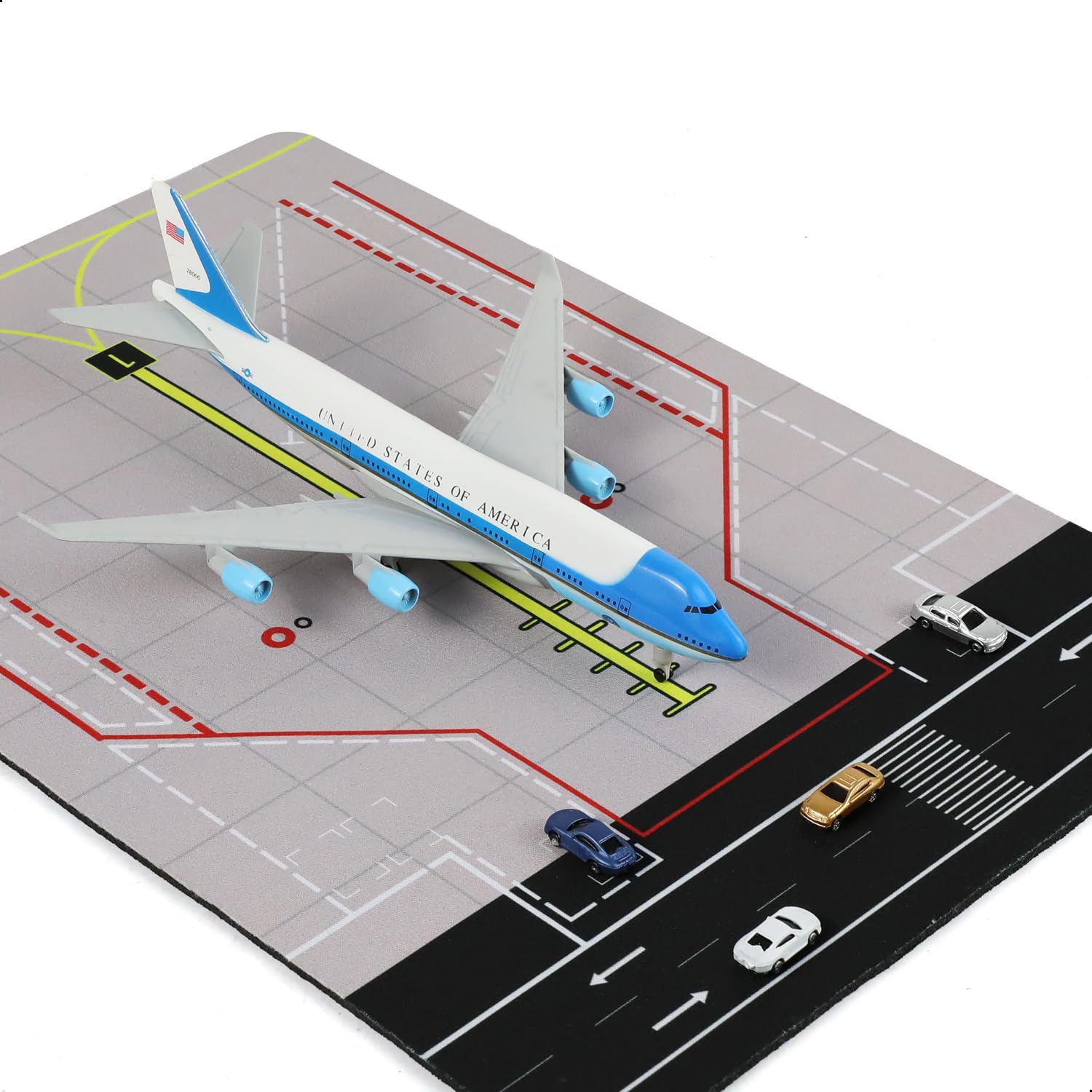 QIYUMOKE 1/300 Air Force One 747 Aircraft Model with Rubber Airport Mat and 5 Cars Diecast Metal Aircraft Model Kit for Adults Aviation Enthusiasts Collectors and Decoration (Mat: 25 x 35 cm)