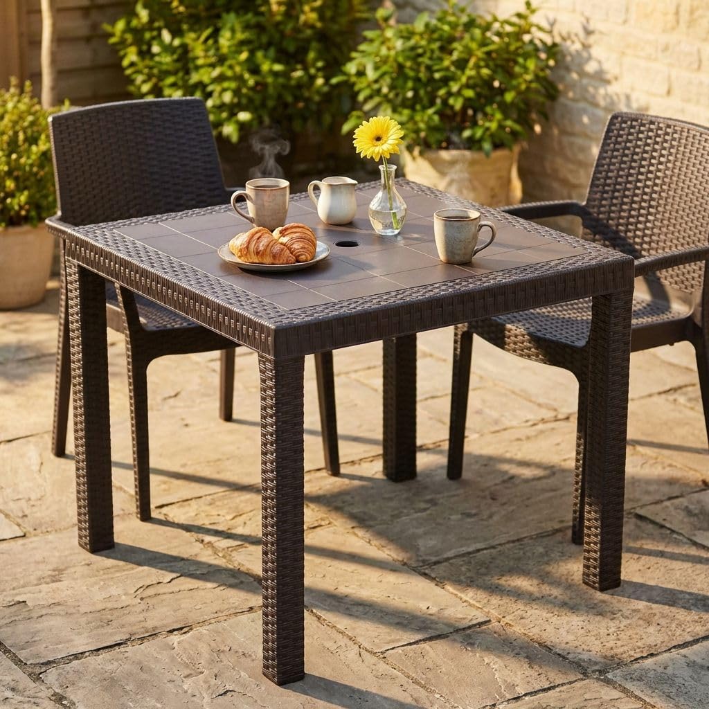 milani home - tavolo da giardino quadrato fisso in wicker stampato marrone 80 x 80 cm, in polipropilene, per terrazzo portico e locale bar