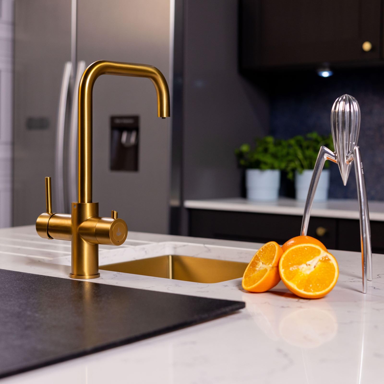 Flode TRE Robinet d'eau chaude bouillante de cuisine – Kit de robinet d'eau bouillante instantanée 3 en 1 avec chaudière et filtre – Robinet d'eau chaude bouillante (doré brossé)