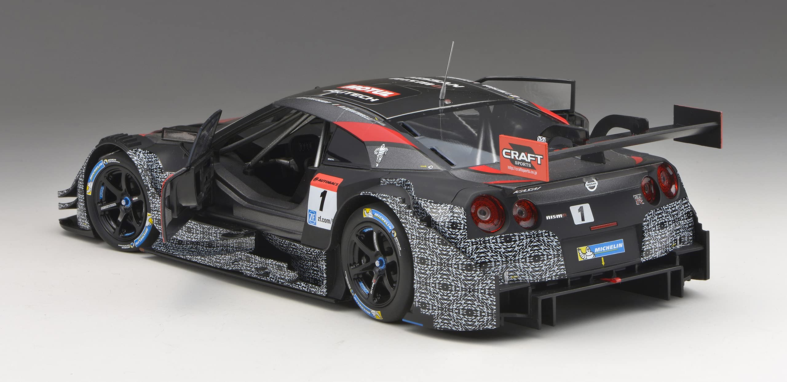 Amazon.co.jp: EBBRO 1/18 Motul Autech GT-R SUPER GT500 2015