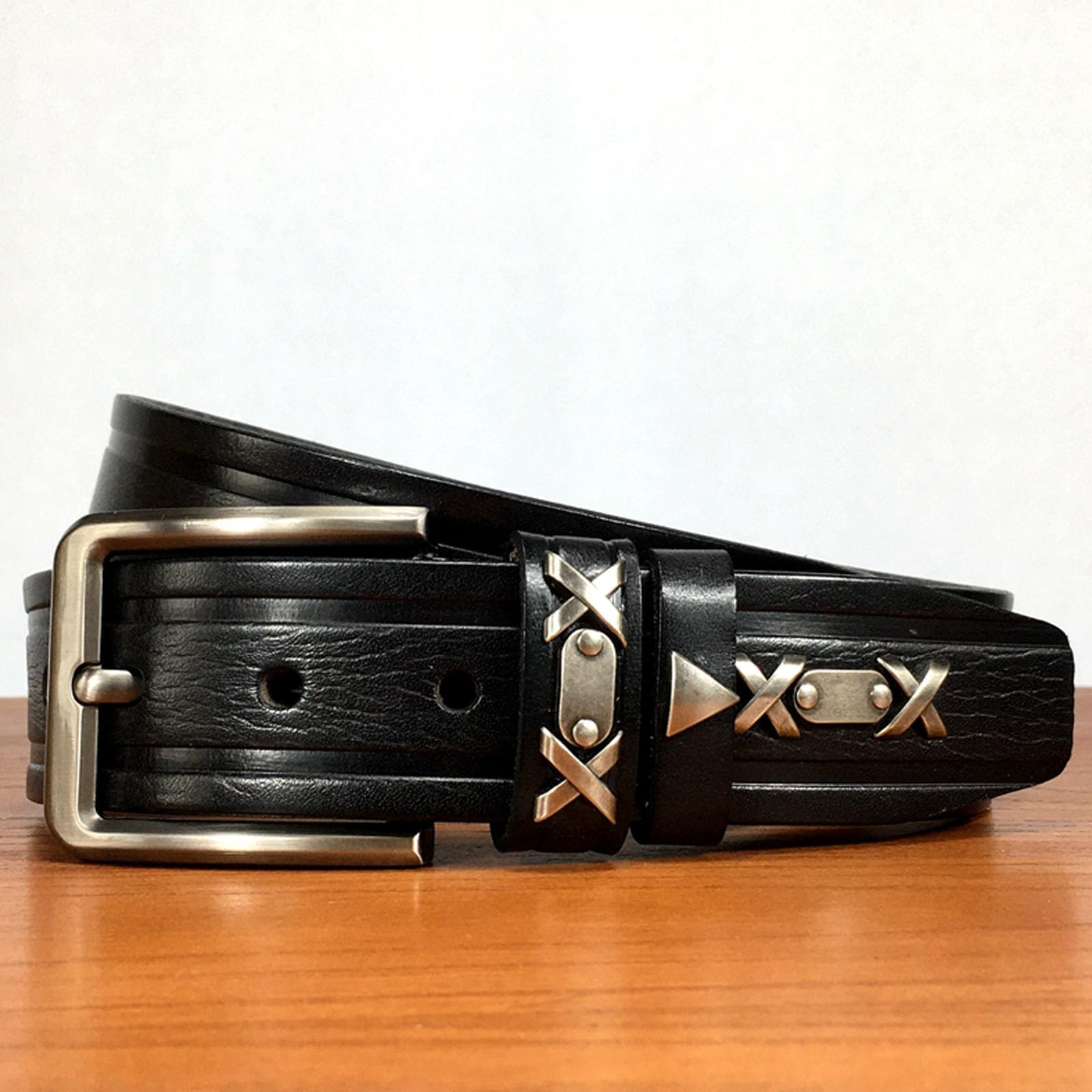 Cintura Uomo Fibbia ad Ardiglione, Cinture de Casual Western con Borchiata, Cintura de Rivetti Punk de Regolabile con Fibbia in Lega Metallica,Nero,120CM/47.3''