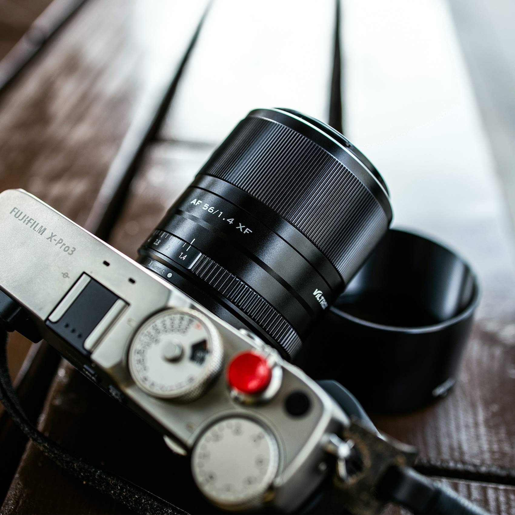 Amazon.co.jp: VILTROX 単焦点レンズ AF XF-56mm F1.4 STM 瞳AF F1.4大  