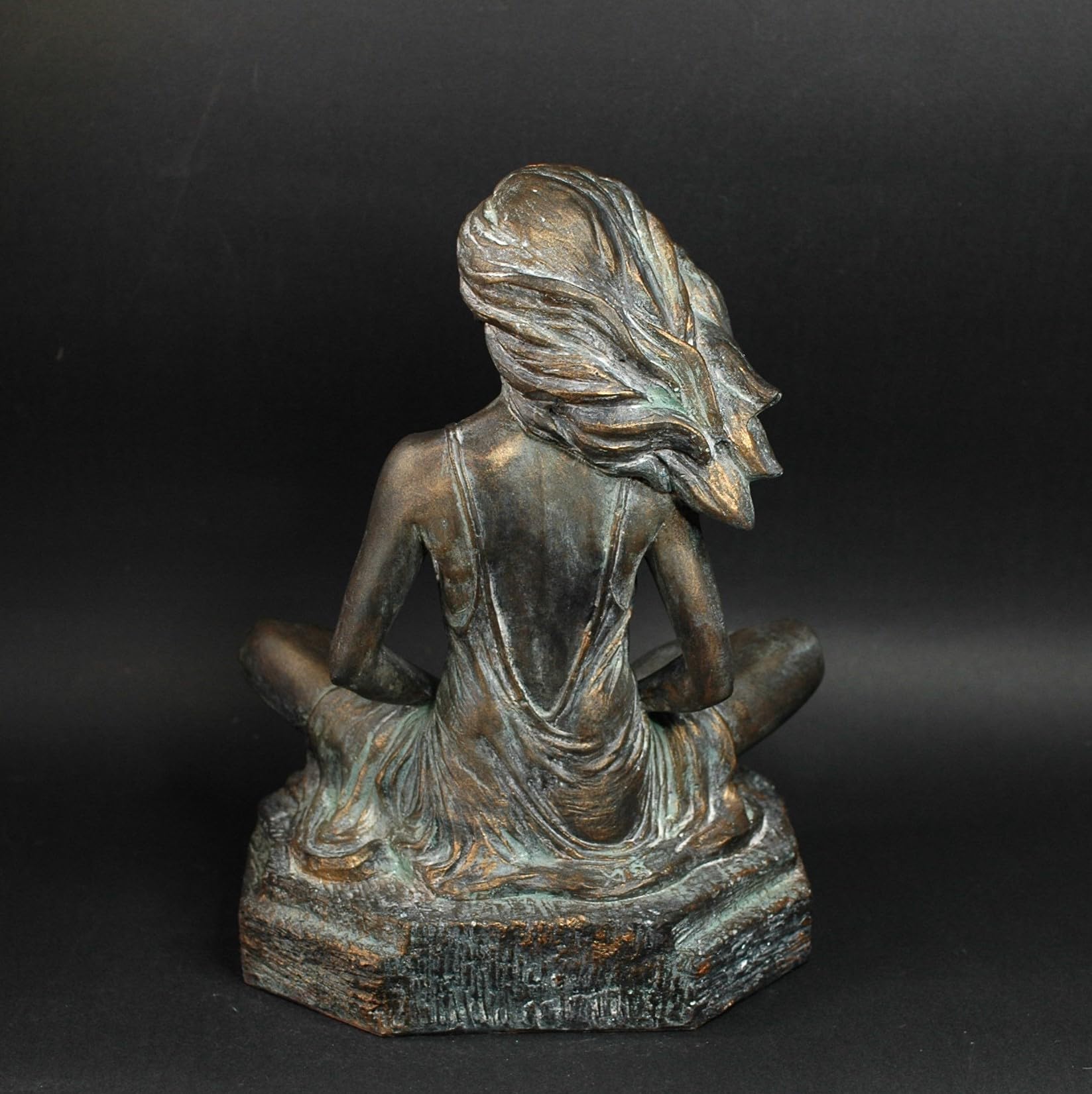 Adorno Figura, Figura de Mujer Yoga y meditación, Estatua Decorativa, Figura Femenina, Escultura Mujer meditando, decoración Zen, Figura Original, Arte en Resina acrílica. (Bronce óxido)