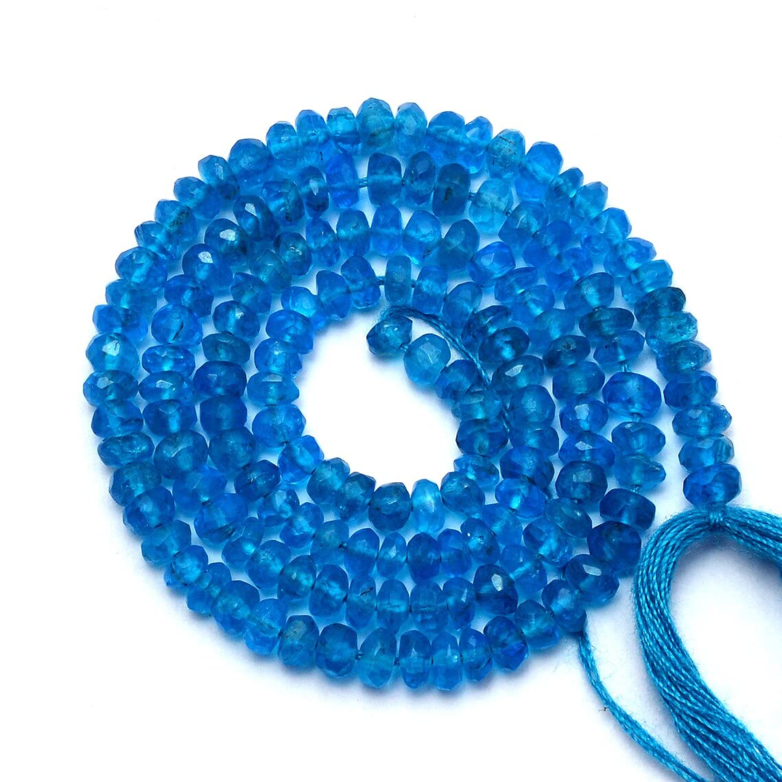 Apatite néon bleu perles facettées pour créer un bijou porte-bonheur unique et vibrant
