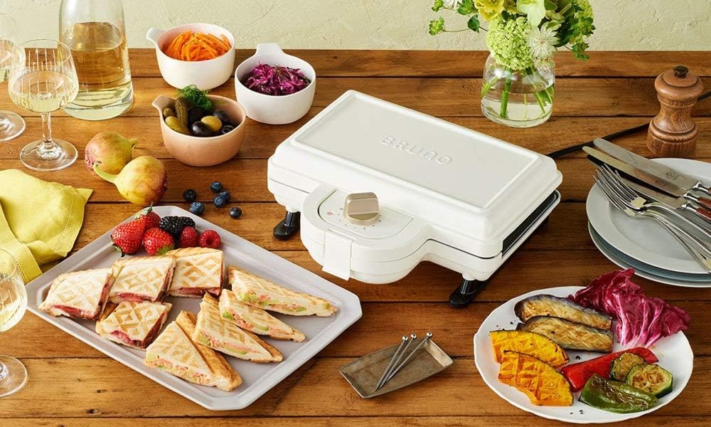Amazon Bruno ブルーノ ホットサンドメーカー ダブル サイズ 本体 プレート2種 ホットサンド おさかな レシピブック 付き ホワイト White 白 耳まで焼ける 電気 おしゃれ 可愛い かわいい 2枚焼き 洗える 器具 タイマー付き サンドイッチメーカー Boe044 Wh