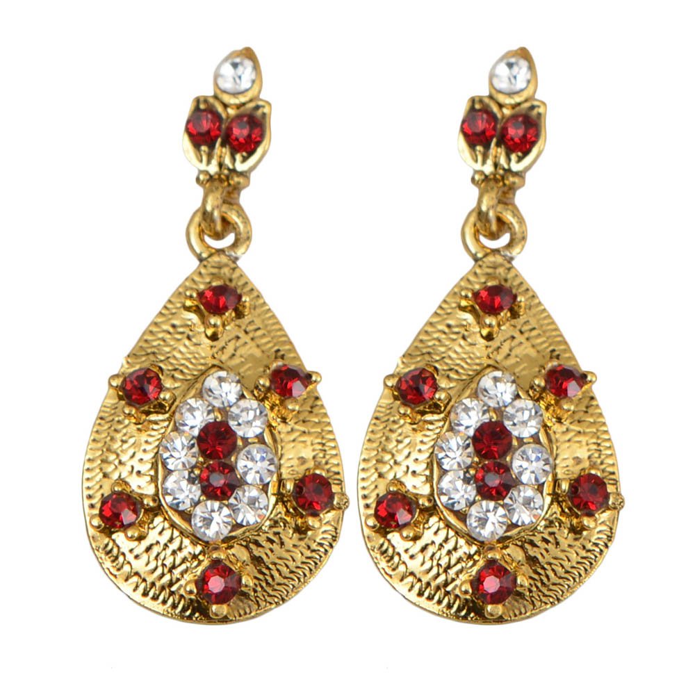 Elegant Pendant Set with Necklace and Earrings
