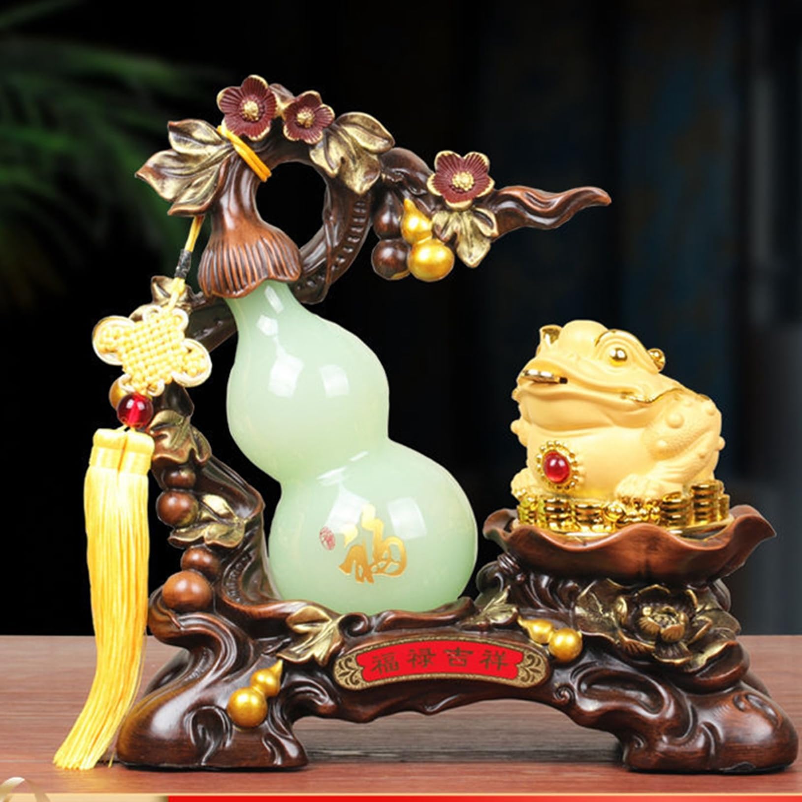 縁起物ひょうたんの置物です。