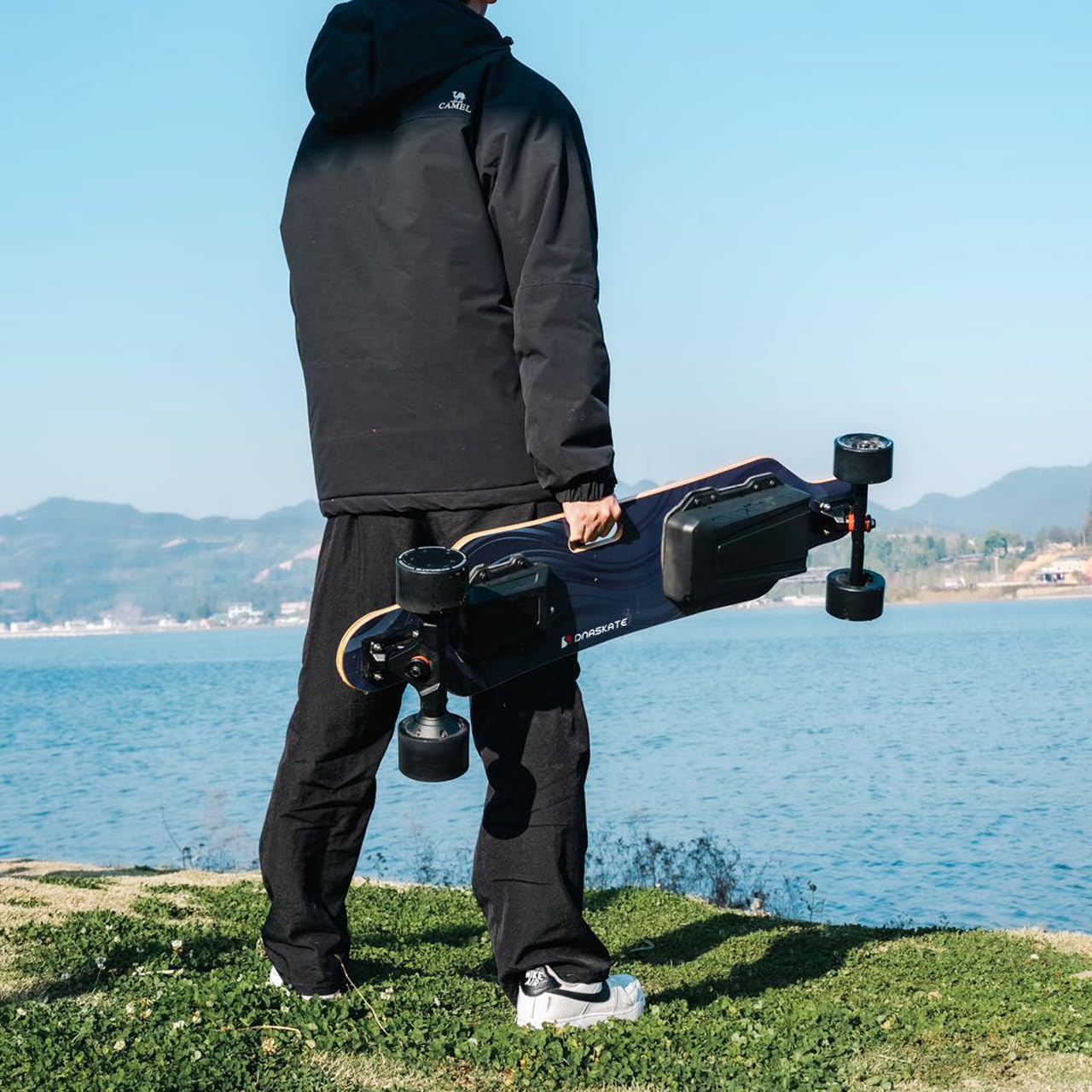 V20 Skateboard électrique avec télécommande, vitesse maximale de 28 km/h, portée de 36 km, moteur moyeu de 1000 W, longboard pour adultes et adolescents