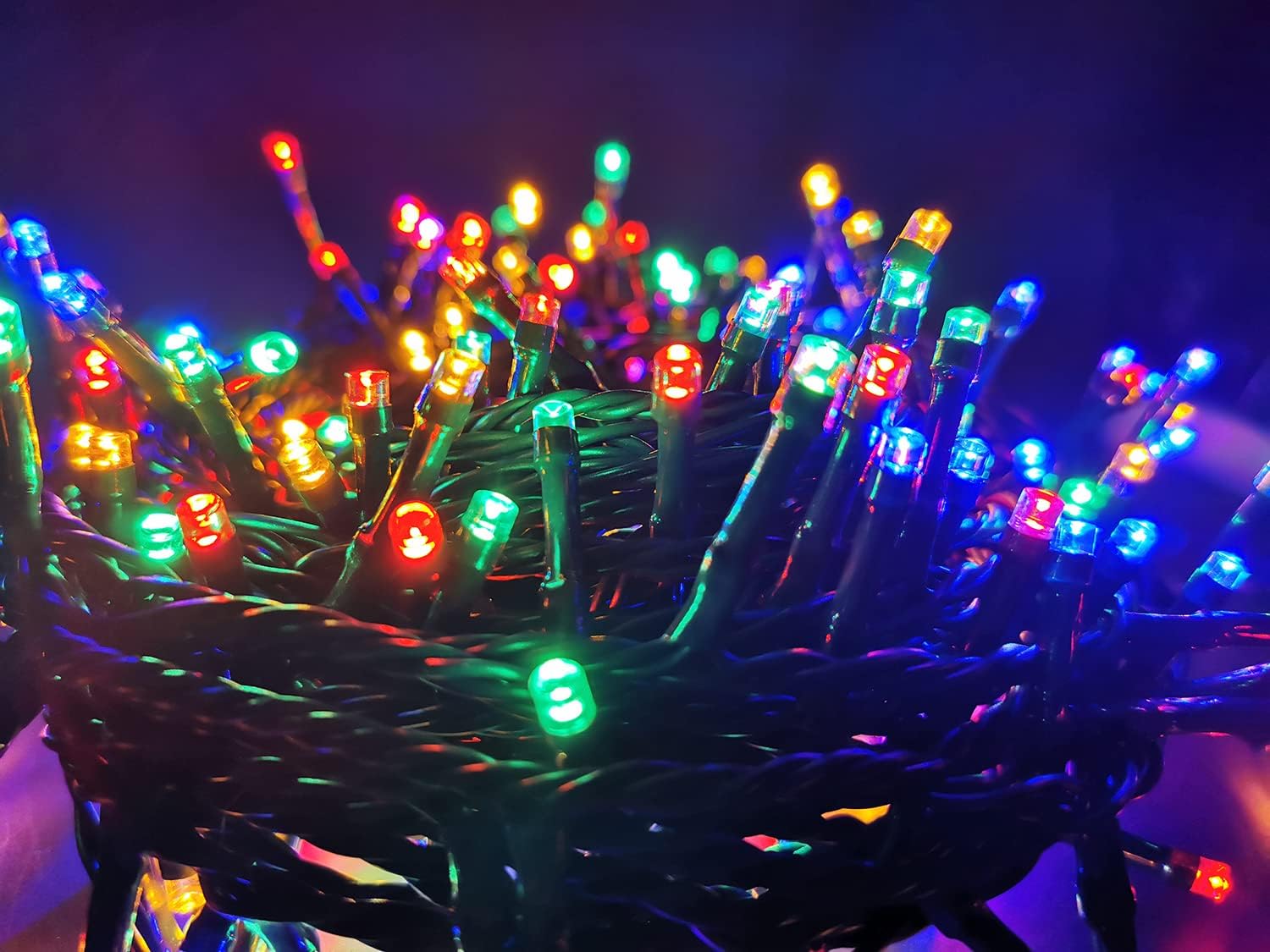 [Vividsunny] LEDイルミネーションライト 15m 250球 8パターン 複数接続可能 屋外 防水 クリスマス飾り 部屋 LED電飾 パーティー・イベント装飾 記憶機能付き クリスマス イルミネーション ツリーライト3m延長線付き (RGB) …