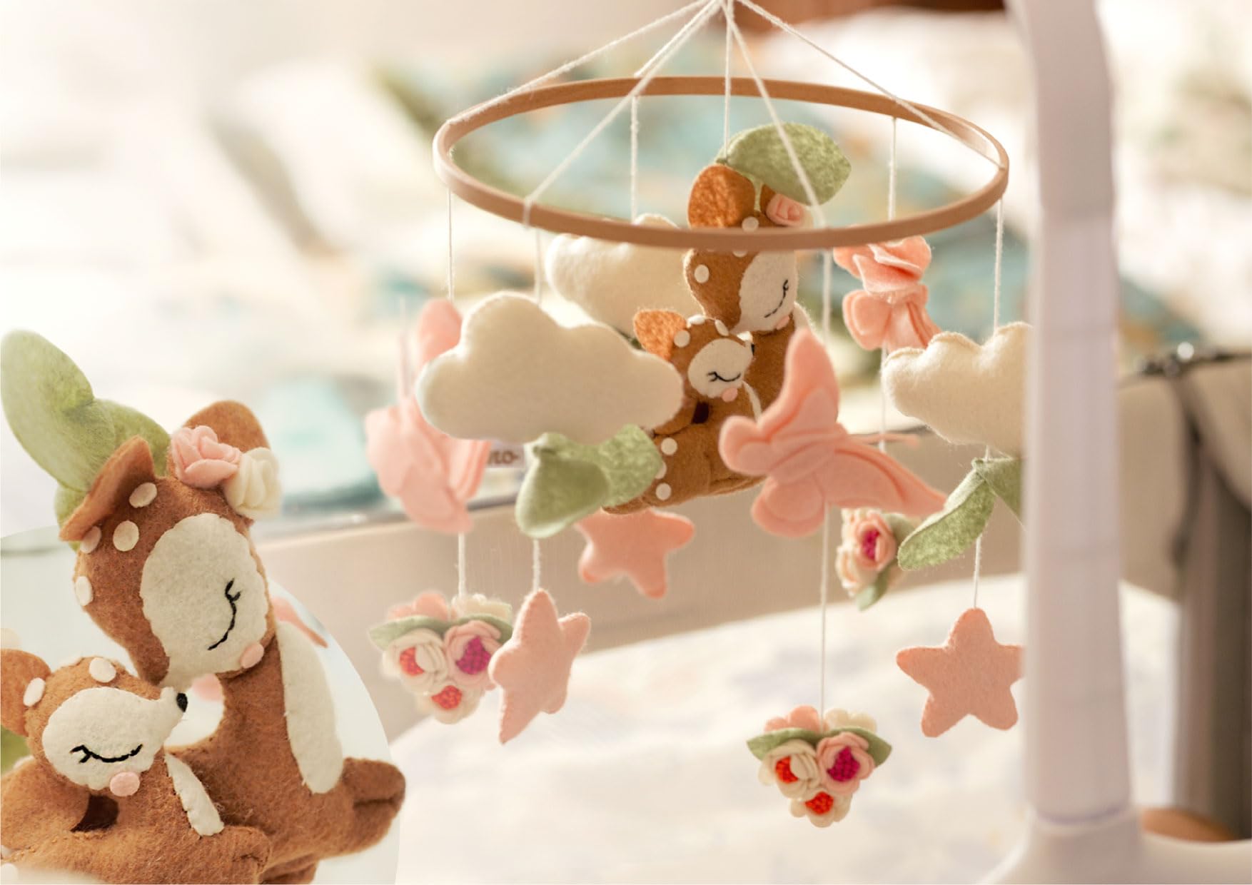 Baby Mobile fürs Bett mit Halterung, Rehe & Schmetterlinge – Neno Rosi