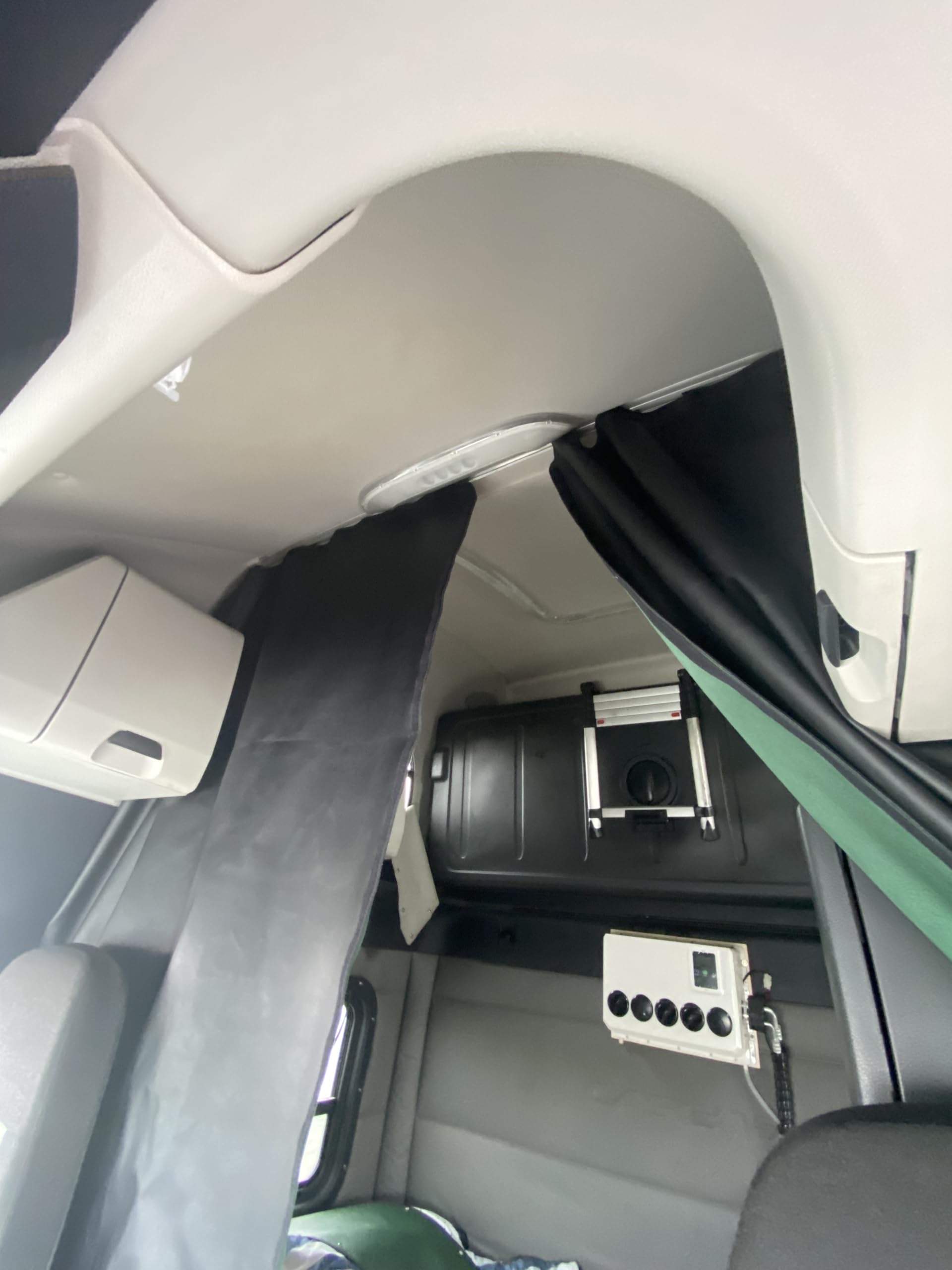 Truck Sleeper Privacy Curtains for Freightliner Cascadia 2018-2025 - High Roof Bunk Interior Curtain-Faux Leather & Fleece (Green)