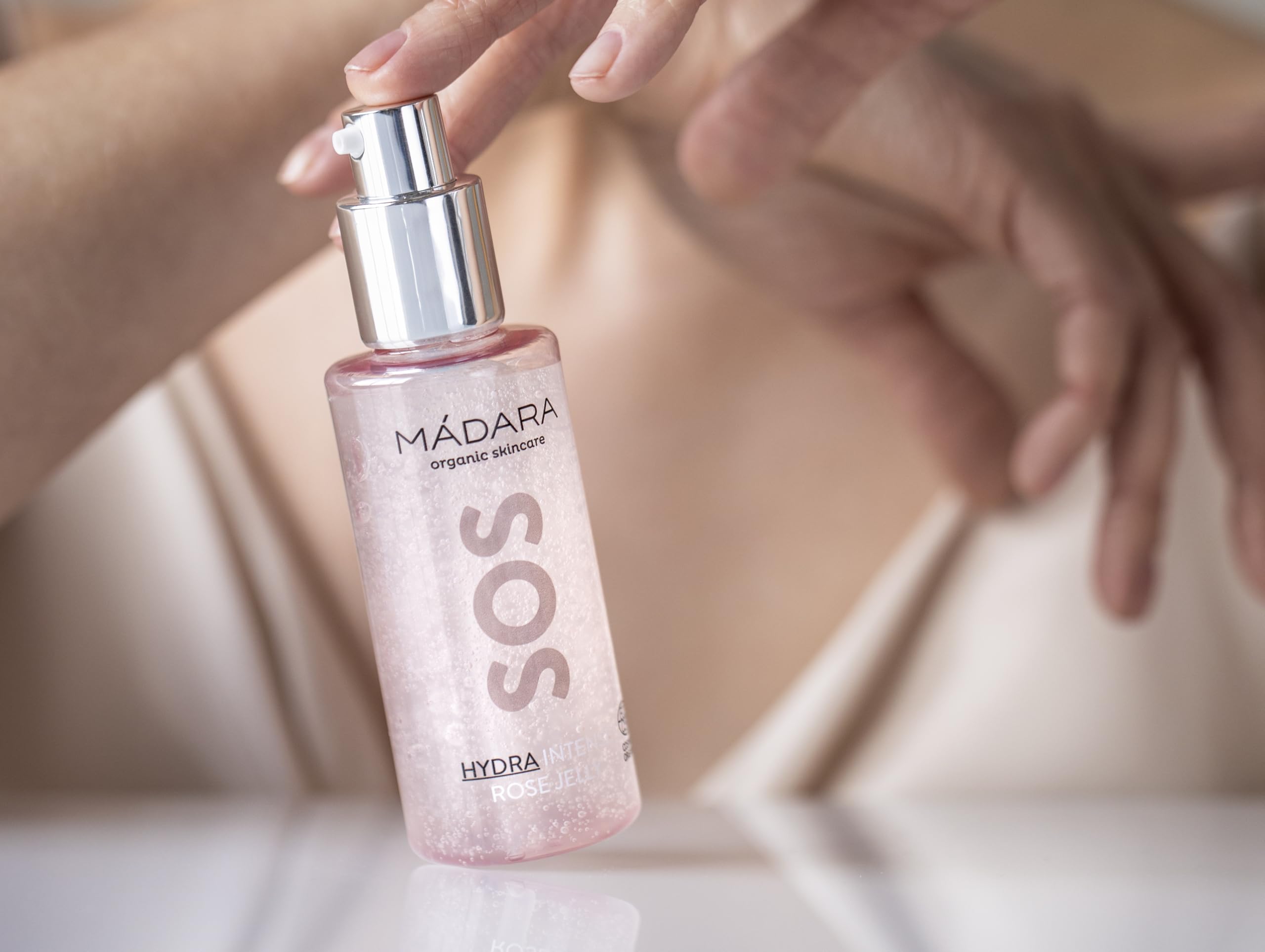 Mádara Organic Skincare C-M6-078-75 Sos Hydra Intense Rose Jelly con Acqua di Rose, Texture Leggera, Senza Olio, Idratante e Lenitiva, Utile per La Pelle Secca e Tendente al Problema, 75 ml