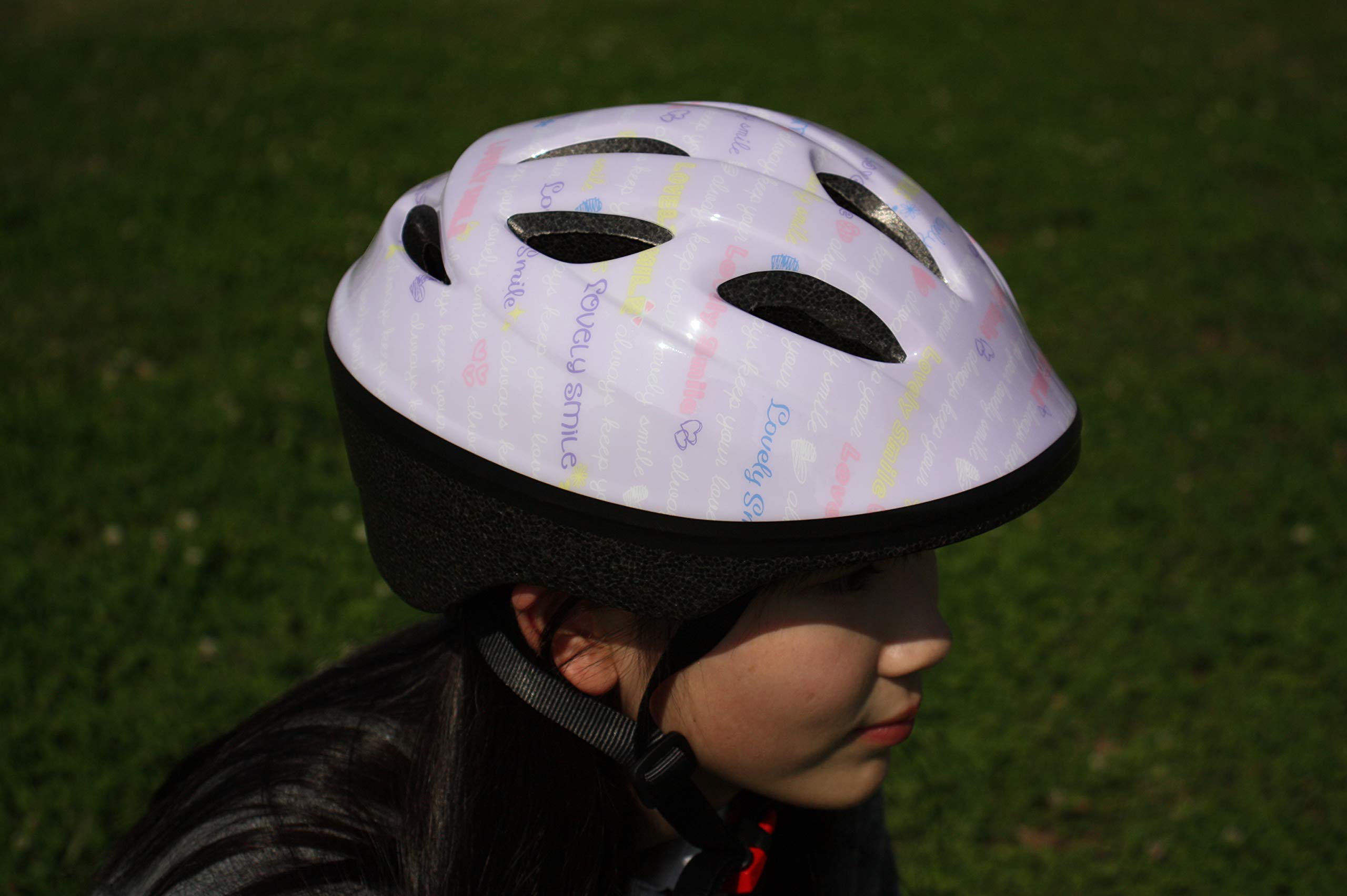 【未使用新品】ジュニアヘルメット 自転車 ヘルメット 流線型 大人用 子供用 兼用 ジュニア 小学生