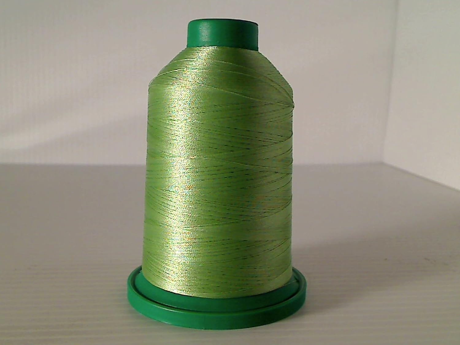 Amazon.com: Isacord Embroidery Thread 5000m (5610-5944) (5822) : Arts ...