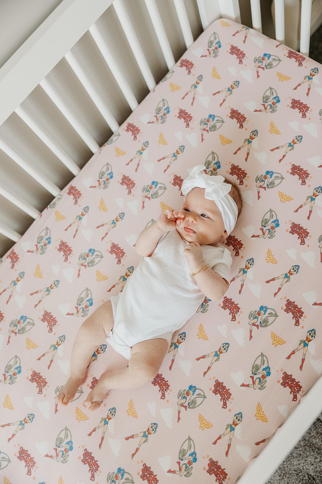 Copper Pearl Premium Strick-Bettlaken für Jungen und Mädchen, atmungsaktiv und weich, Spannbettlaken für Standard-Baby-Matratzen, Kinderbettlaken für Baby-Wunschliste oder Duschgeschenk, Wonder Woman™