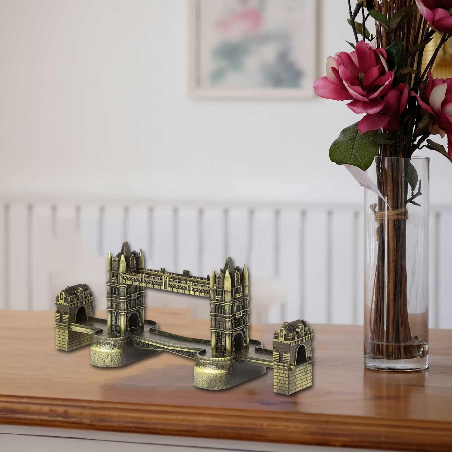 THE QUIRKY HOME London Bridge Showpiece Miniature, Model, Replica, Monuments, Decorative Showpiece for Home Office Gift Antique Finish Dashboard (London Bridge)