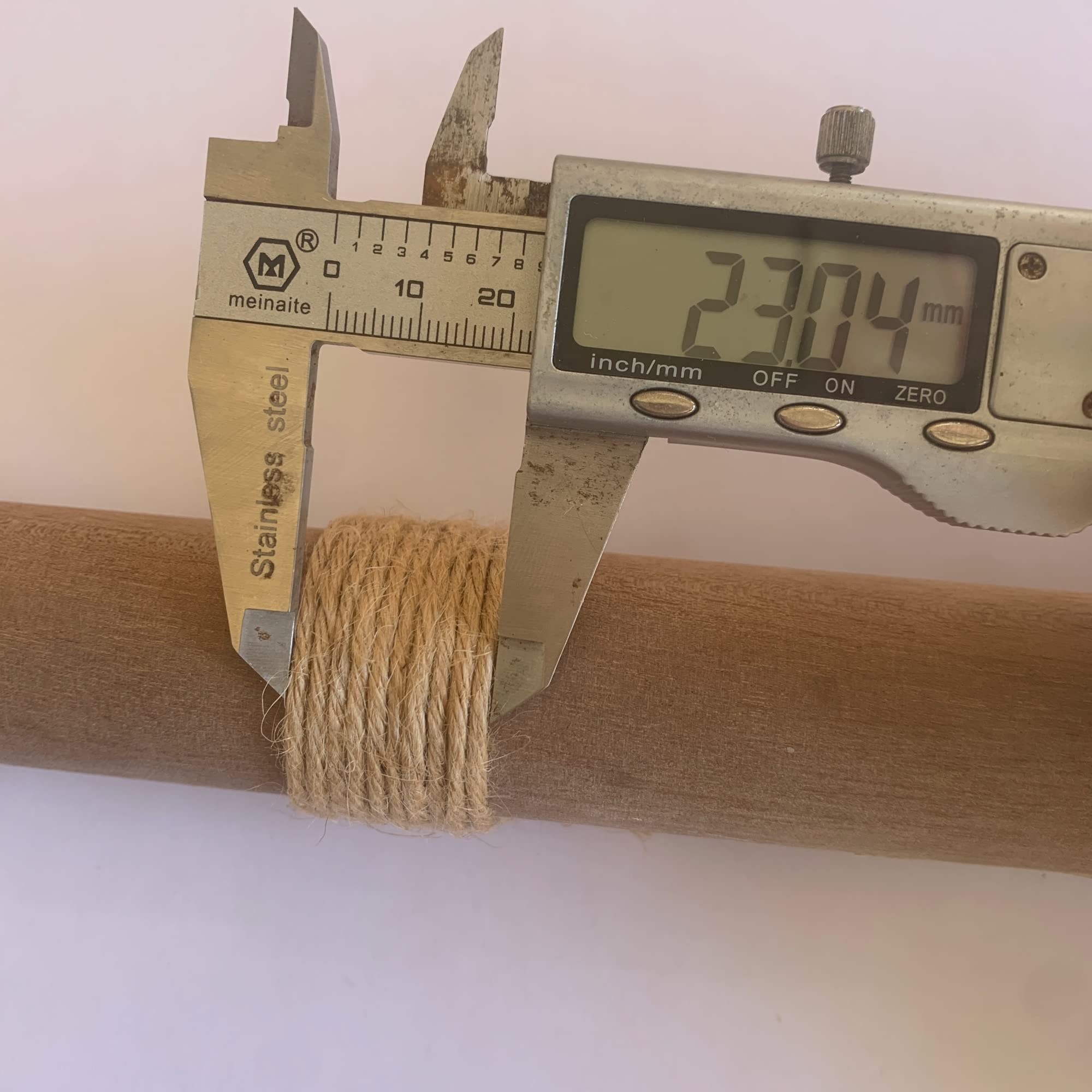 Quotidian Marrón Natural 3 ply Jute Cordel de Yute Rollos 1/6" (0,4cm) 492 Pies - Envoltura Colgar Cuadros Gardening