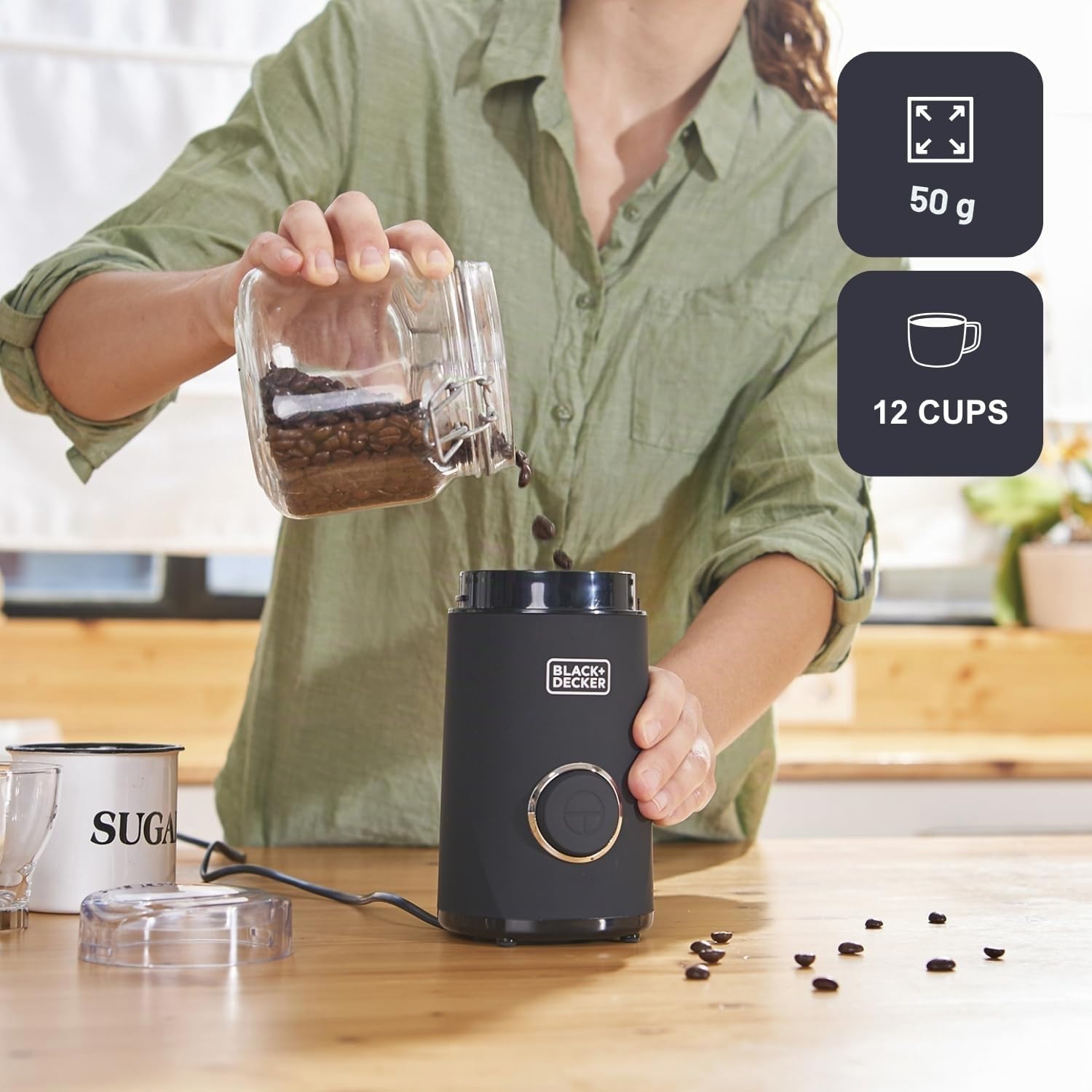 BLACK+DECKER BXCG150E - Molinillo de Café | Eléctrico 150W | 12 Tazas Café | Café y Especias | Depósito Granos 50g | Compacto | Cuchillas y Depósito Acero Inox | Tapa Transparente | Recogecable