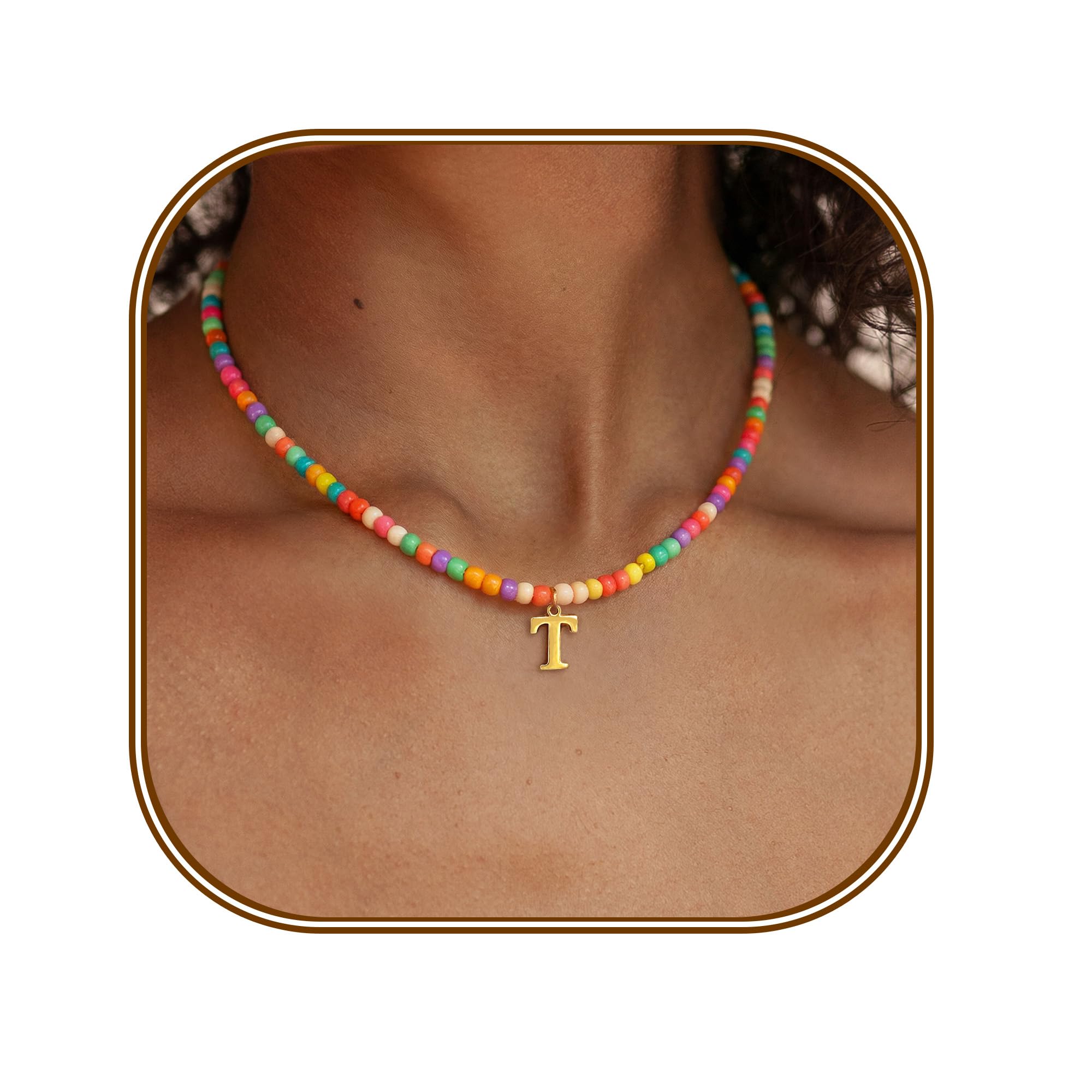 FUNEIA Bunte Perlenkette Damen mit Buchstaben Initial Halsketten Bunte Perlen Charme Buchstabe Alphabet Kette Mädchen Bohemian 18k vergoldet Anhänger mit Y2K Boho Halskette Freundin Frau Kinder