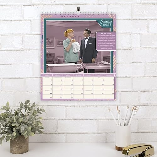 Miniatura 2 de Calendario mensual de pared 2023 I Love Lucy, edición especial, 12 meses, 13 x 15 pulgadas (DDSE902823)