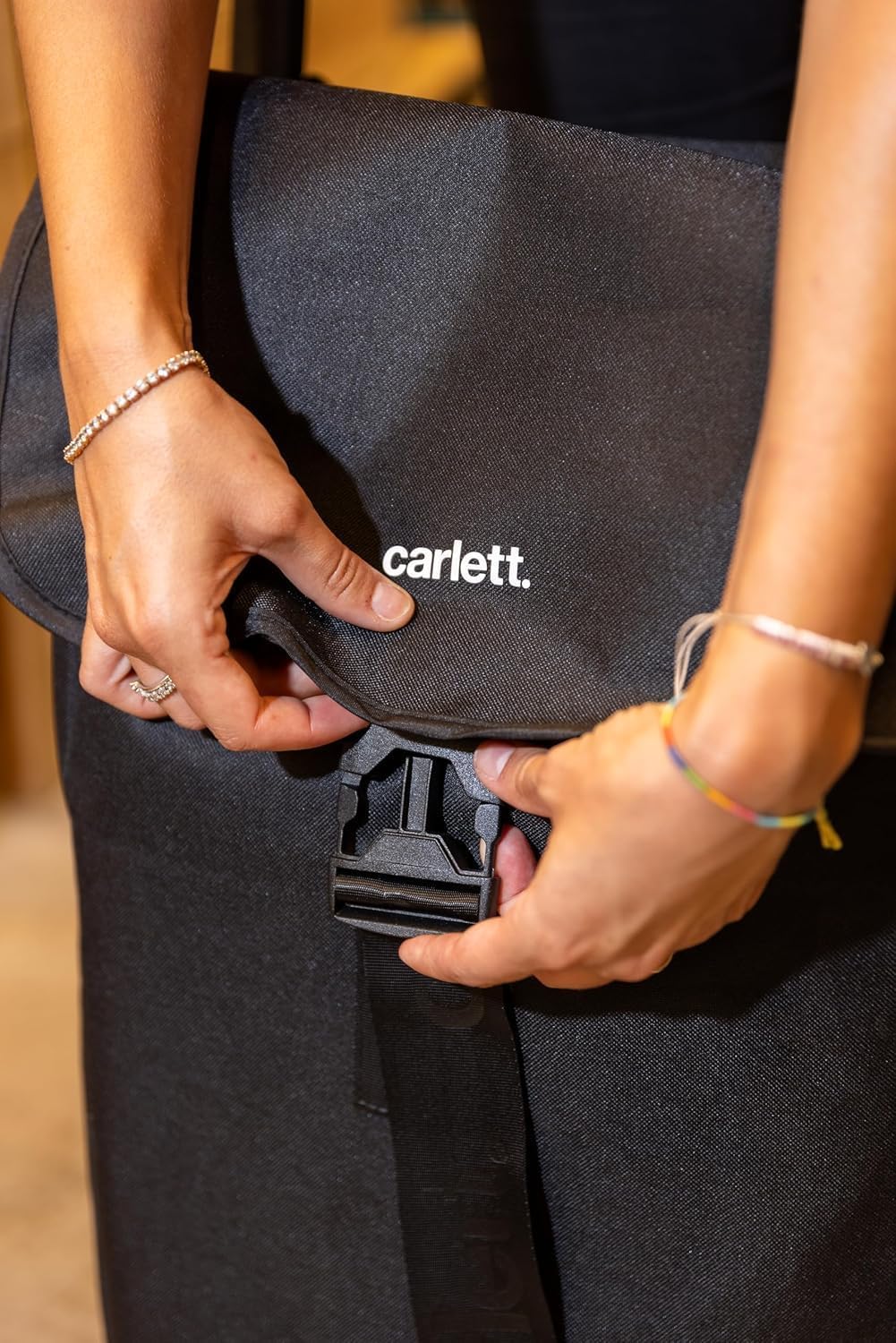 Carlett Carro de la Compra 4 Ruedas Plegable con Bolsa Extensible y Extraíble 60L/25 kg, Bolsillo Posterior, Manillar Regulable, Ligero y Resistente, Lite Style, Color Negro