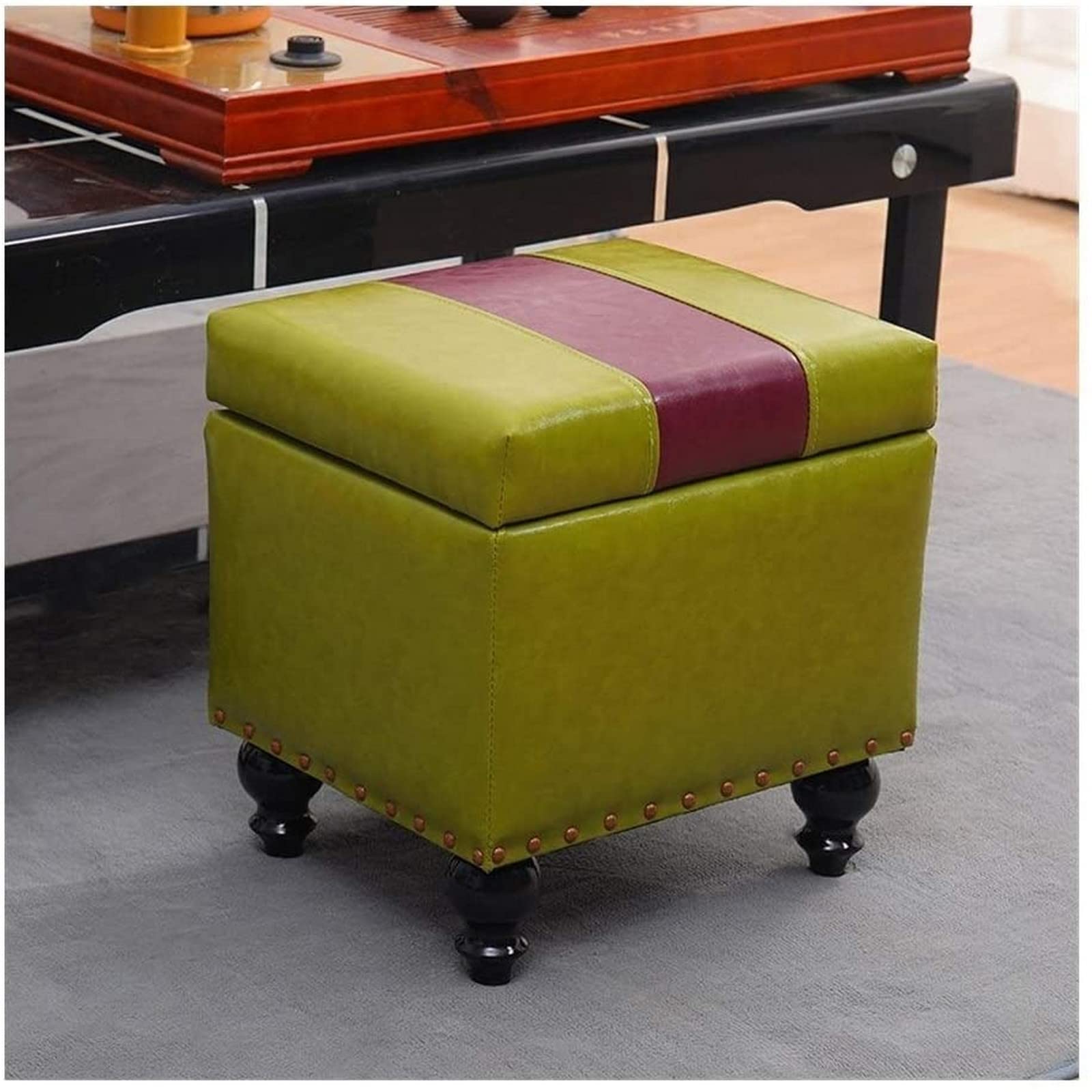 Tabouret rembourré bleu pour éliminer le désordre et meubler le salon