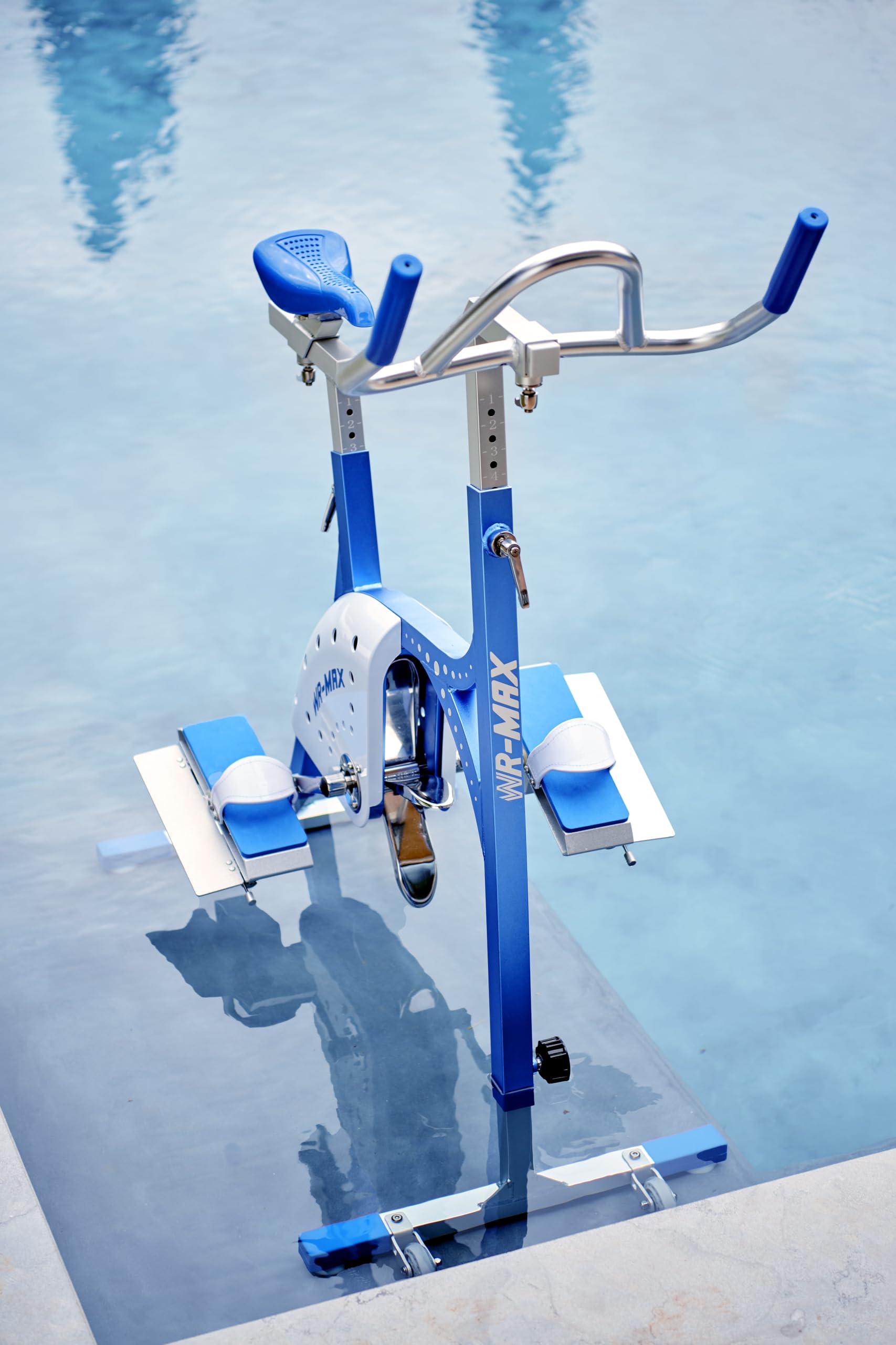 Waterflex Aquabike Aluminium WR Max WX-WRMAX1 - Vélo de Piscine Athléthique - Résistance Hydraulique - Effet Drait - Ergonomie Adaptative - Prof. 1,1-1,6m Bleu, Léger
