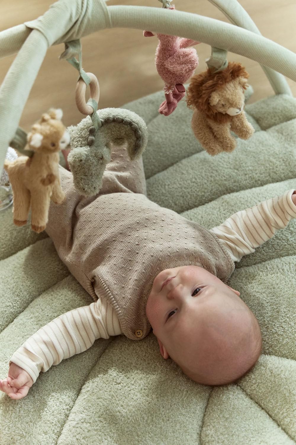 Little Dutch Krabbeldecke mit Spielbogen - Spieldecke - Activity Matte - Unisex - für Babys ab der Geburt - Safari Friends - grün