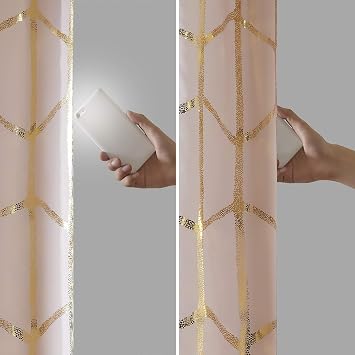 Intelligent Design Raina Total Blackout Metalik Baskı Gromet Üst Tekli Perde Paneli Termal Yalıtımlı Işık Engelleyici Drape, Yatak Odası, Oturma Odası ve Yurt için, 50 x 84, Allık/Altın, 1 Adet