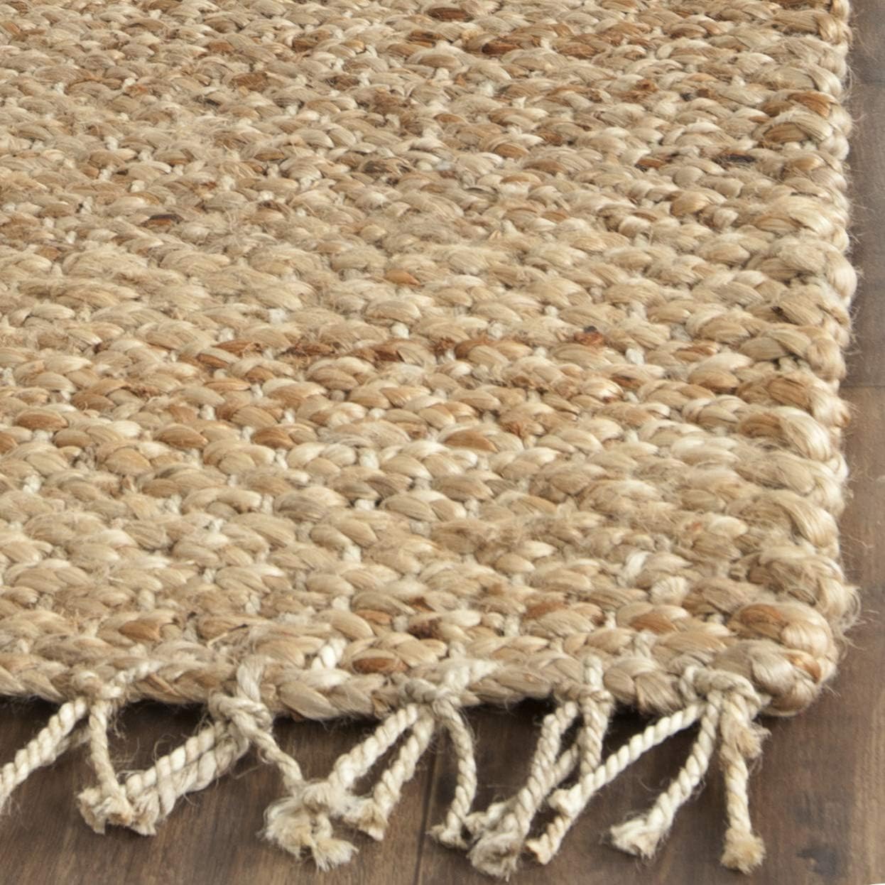 SAFAVIEH Natural Fiber Collection Accent Rug - 2'3" x 4', Natural, Handmade Farmhouse Fringe Jute, Ideal for High Traffic Areas in Entryway, Living Room, Bedroom (NF733A)