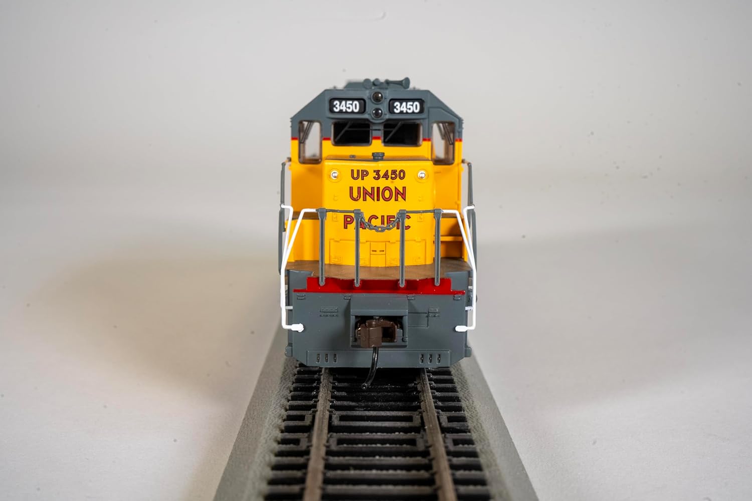 Bachmann Industries Union Pacific #3450 Diesel Locomotive Train