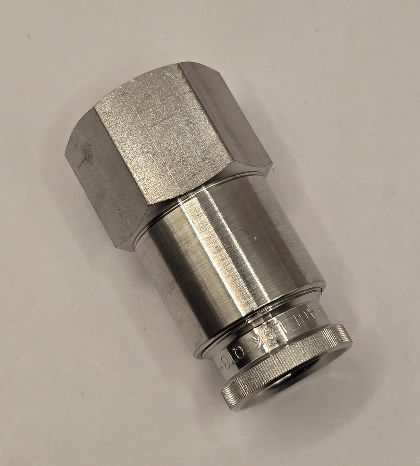 SS-QT8-D-8PF | Swagelok QT Series Quick Connect, QT8 Stem (DESO-Valved) x 1/2" Female : NPT, Maximum Pressure Coupled : 3,200 psi, Maximum Pressure Uncoupled : 1,000 psi, Material : 316 Stainless