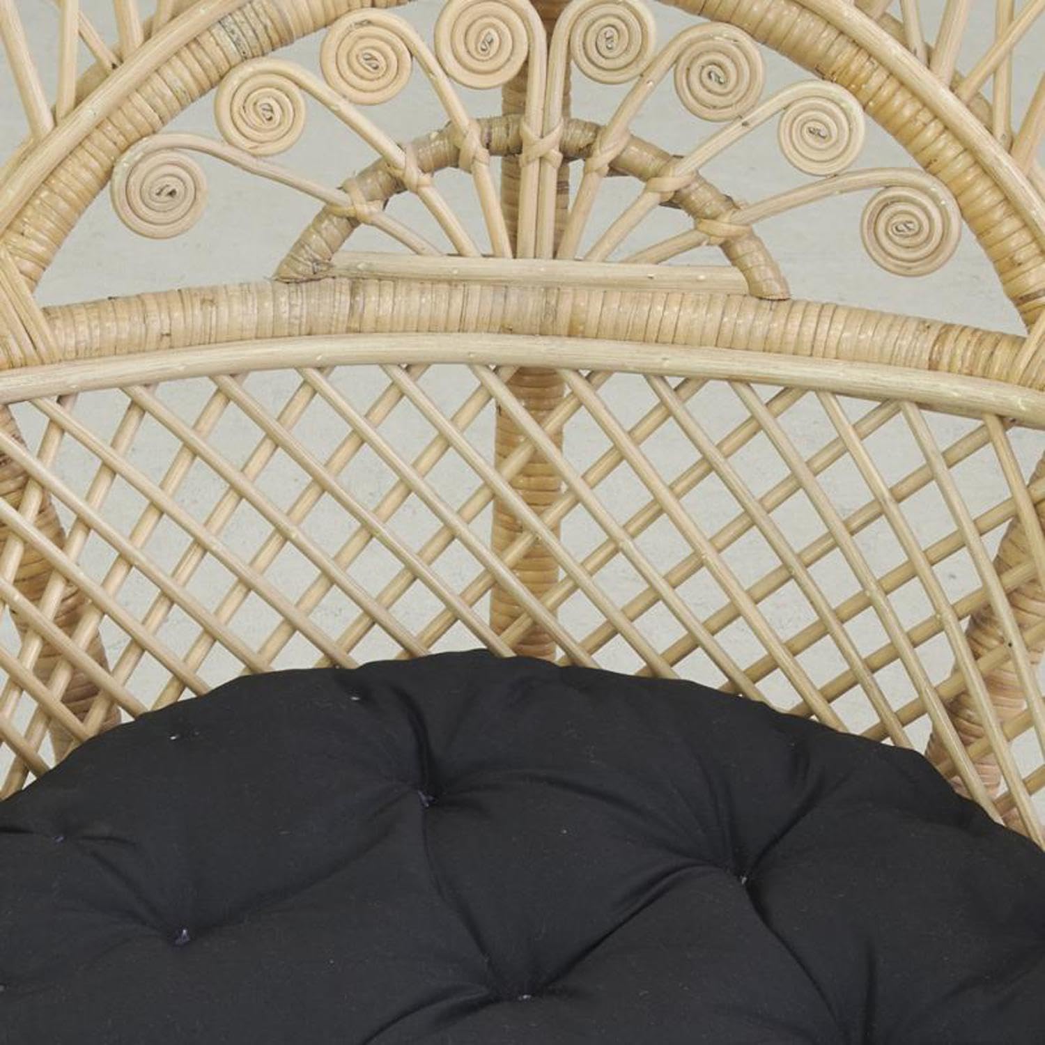 AUBRY GASPARD - Fauteuil Emmanuelle en Rotin Naturel avec Coussin Noir Garni Kapok - Tissu 100% Coton - Dimensions 77X56X117 cm - Hauteur D'Assise 40 cm - Noir - 77X56X117 cm
