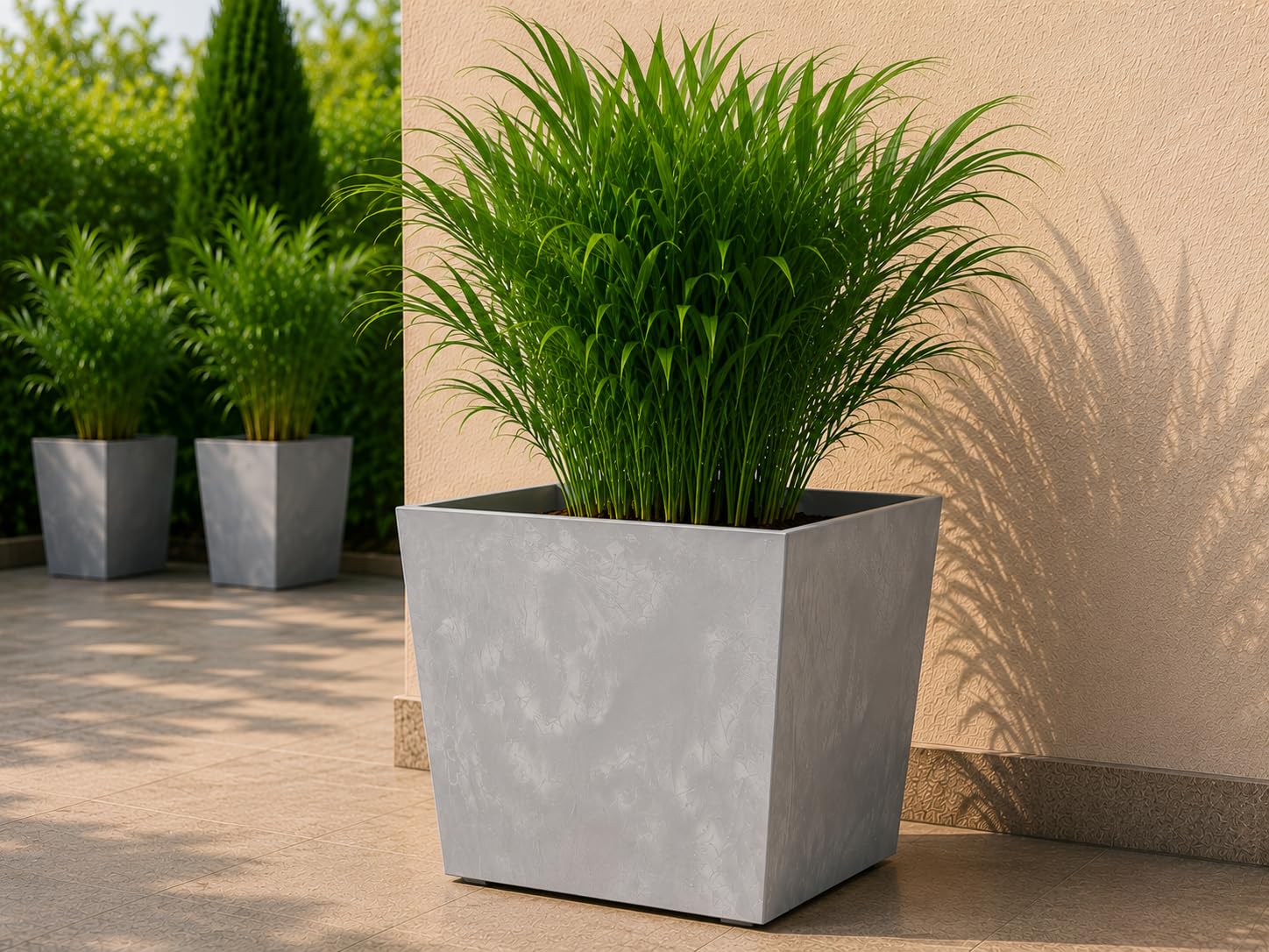 Gordanluk Square Planter Concrete Effect Plant Pot with Plant Riser, Indoor Outdoor Flower Pot, 40cm x 40cm, Concrete Grey
