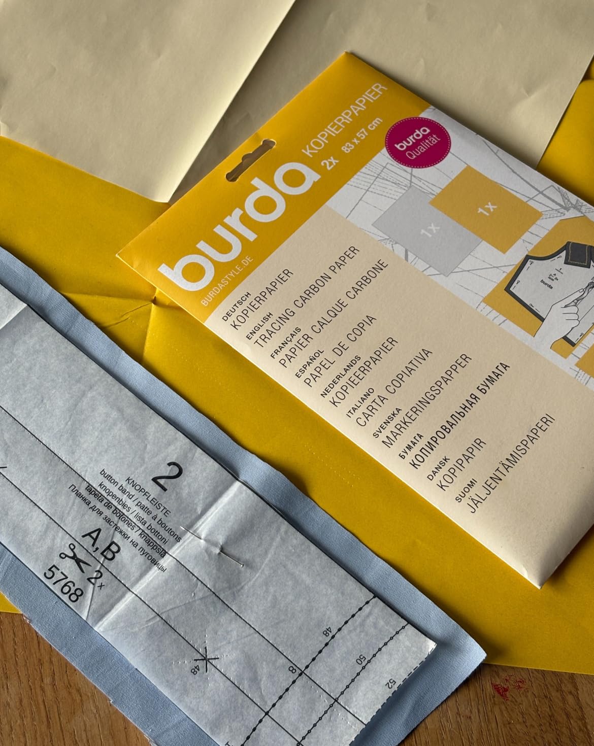Burda Style - Carta per fotocopiatrice, confezione doppia, 2 x 2 fogli, 83 x 57 cm, colore: Giallo/Bianco