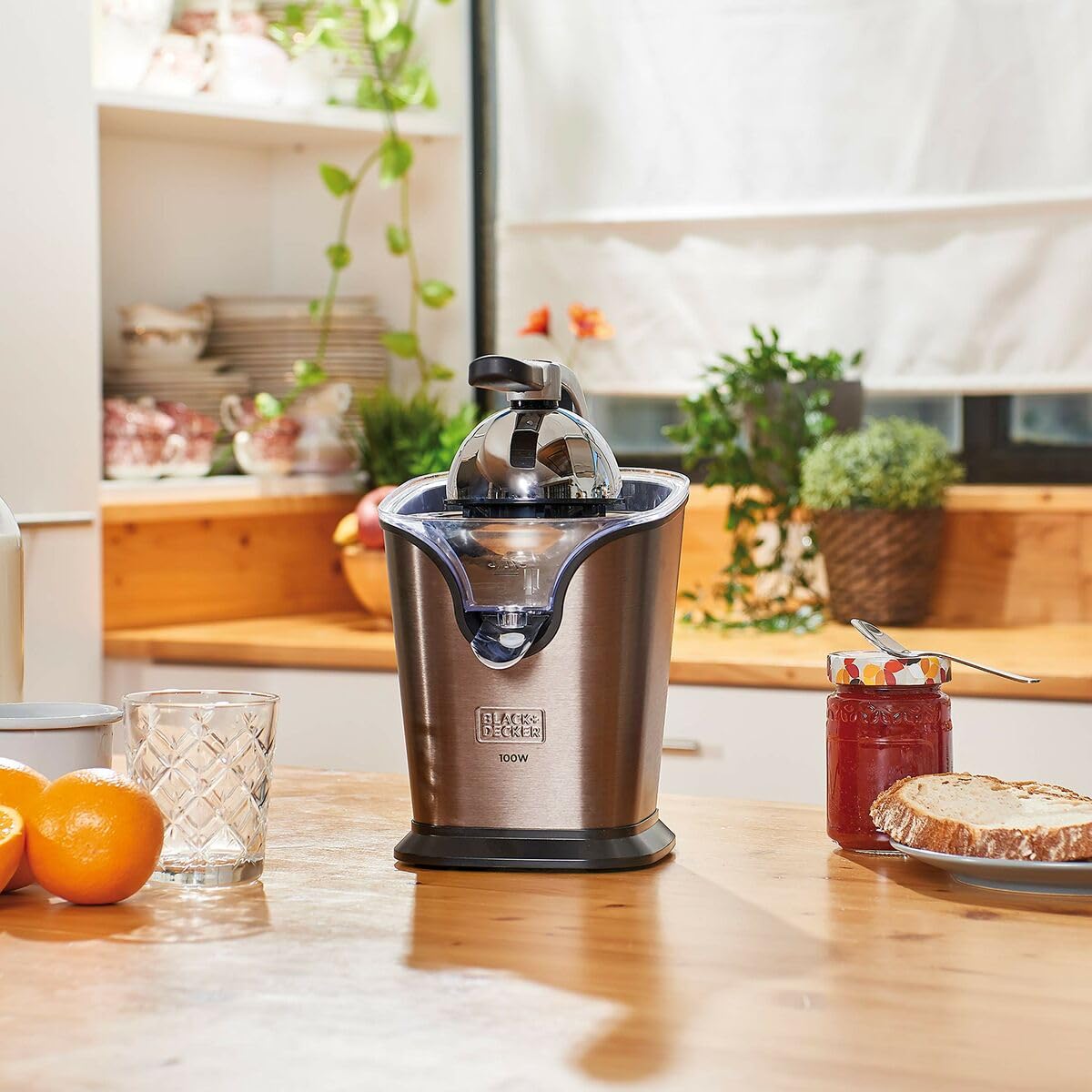 BLACK+DECKER BXCJ100E - Spremiagrumi professionale a leva, leva in alluminio, 100W, 2 coni, corpo in acciaio inossidabile anti-impronta, sistema anti-goccia, piedini antiscivolo