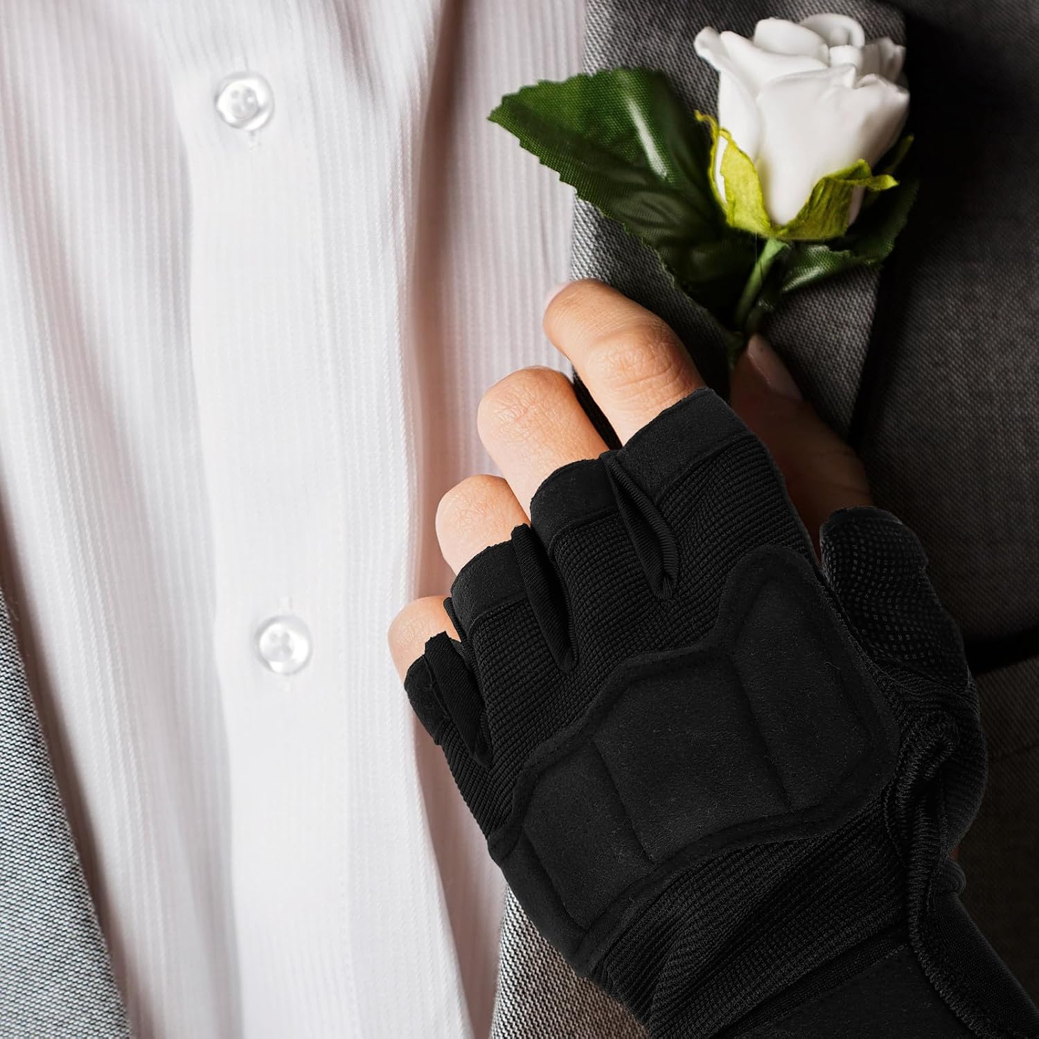 Fingerless Riding Gloves for Adults Outdoor Use, Nylon Material, Practical and Easy to Carry, Stylish Black Gloves for Men and Women