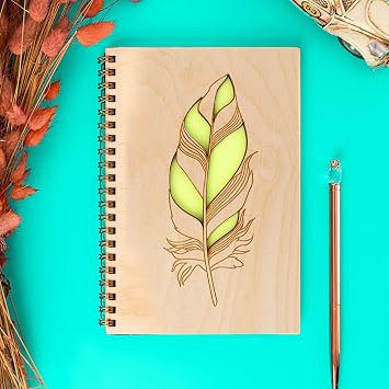 Hediyesepeti Tüy Kalem Tasarımlı Ahşap Kapaklı Defter 48 yaprak