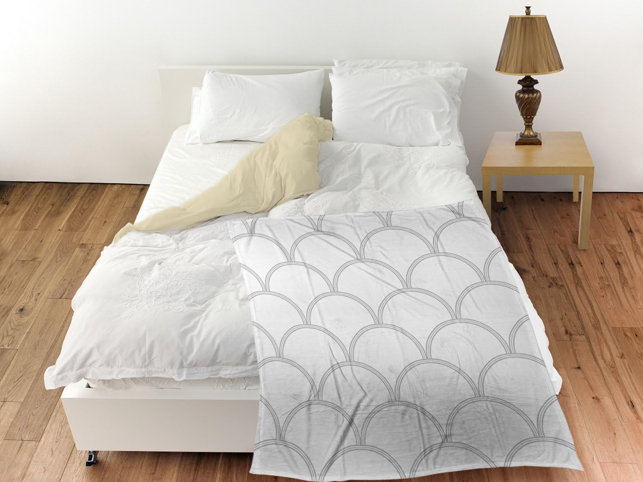 Manual Woodworkers & Weavers Coral Fleece Throw, 60 by 80-Inch, White and Gray Art Deco Circles