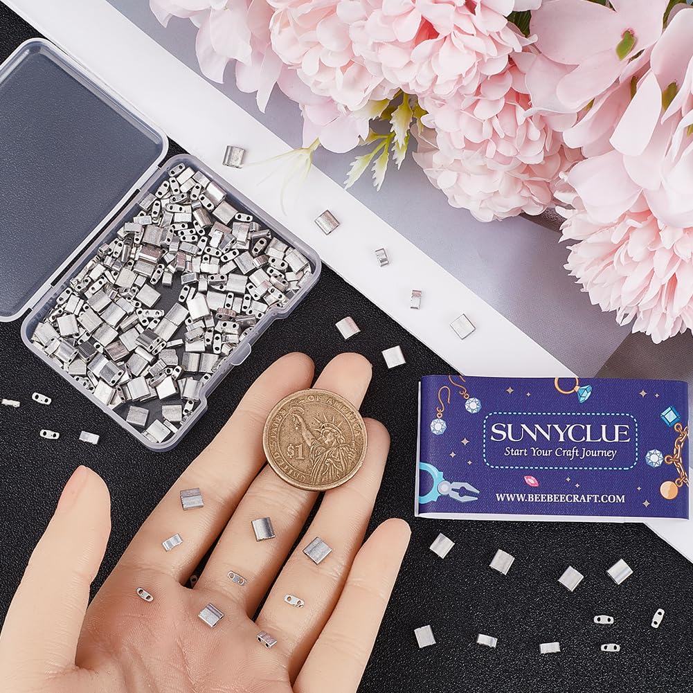 SUNNYCLUE 1 Boîte De 300 Perles Tila Argentées De 3 Tailles En Vrac à 2 Trous, Perles Intercalaires Carrées En Verre Japonais Pour La Fabrication De Bijoux, Bracelets, Boucles D'oreilles, Loisirs