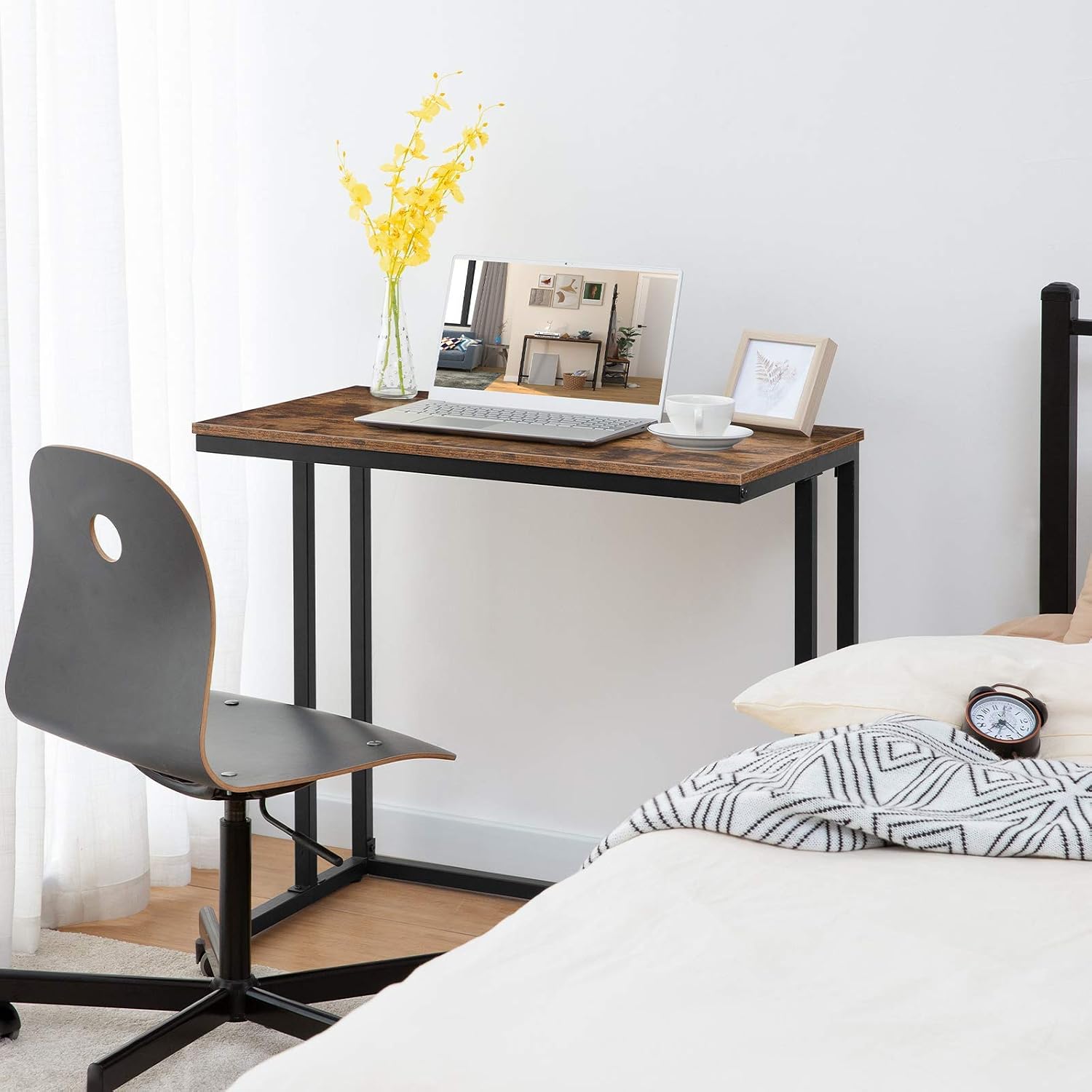 HOOBRO Computer Desk, C-Shaped Office Desk, Industrial Writing Table for Small Spaces, Stable and Space-Saving, Wood Look Accent Furniture with Metal Frame, Rustic Brown and Black BF80DN01