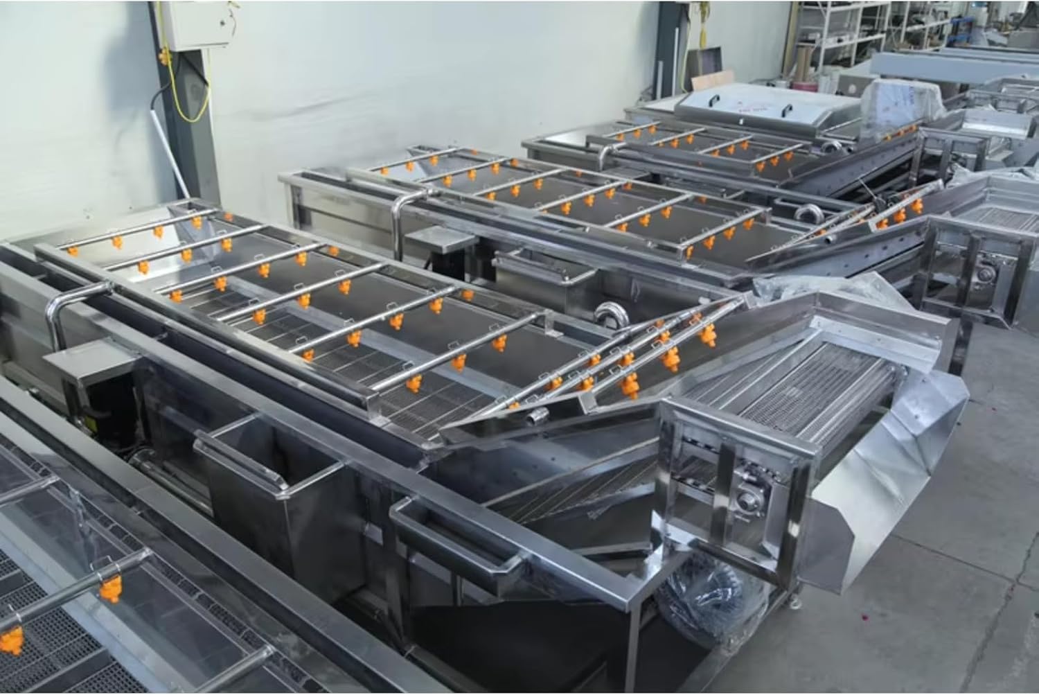 Customizable Vegetable Bubble Washer, Multi-Functional Fruit Cleaning Machine - Adjustable Conveyor Speed Produce Washer, Ideal for Vegetable Fruit Processing, Catering Companies