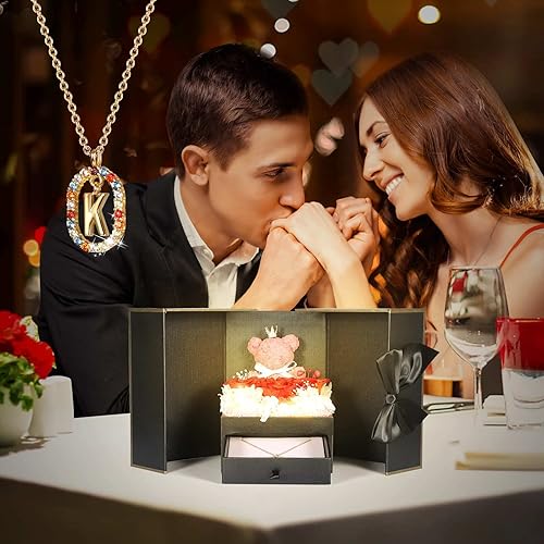 Miniatura 7 de Bonita caja de regalo de oso de rosas reales preservadas para novia con collar inicial K, regalo de cumpleaños único para mamá, ella, abuela,