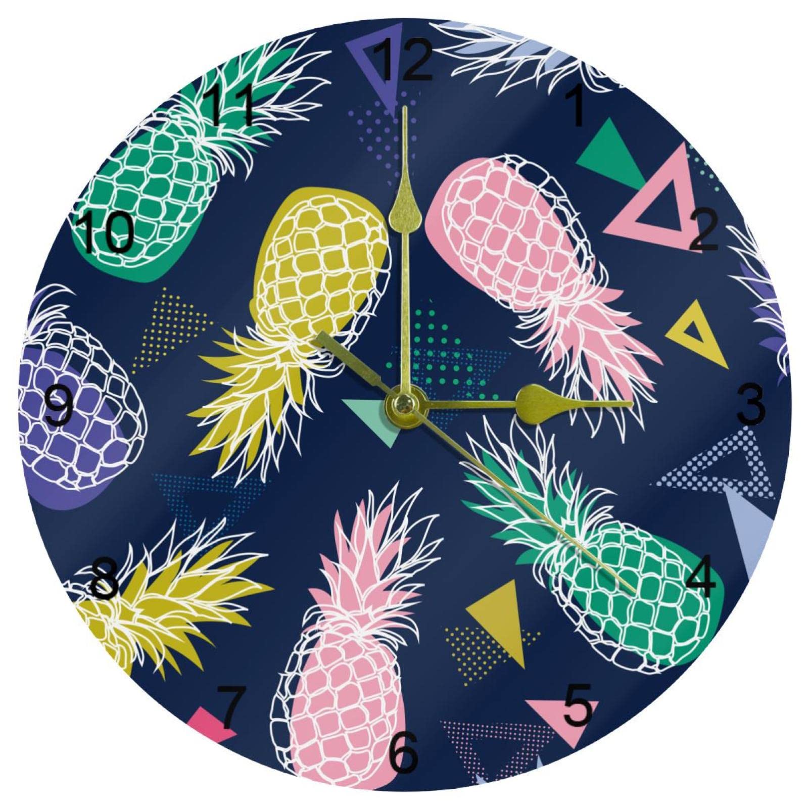 Horloge murale triangulaire avec grands chiffres arabes ronds facile à lire