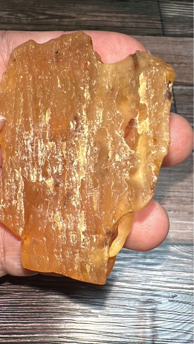 貴重な植物虫入り 天然琥珀 アンバー 原石コレクション 長い年月をかけ滴る独特形 Amazon.co.jp: 貴重な植物 虫入り天然琥珀 アンバー 原石 コレクション