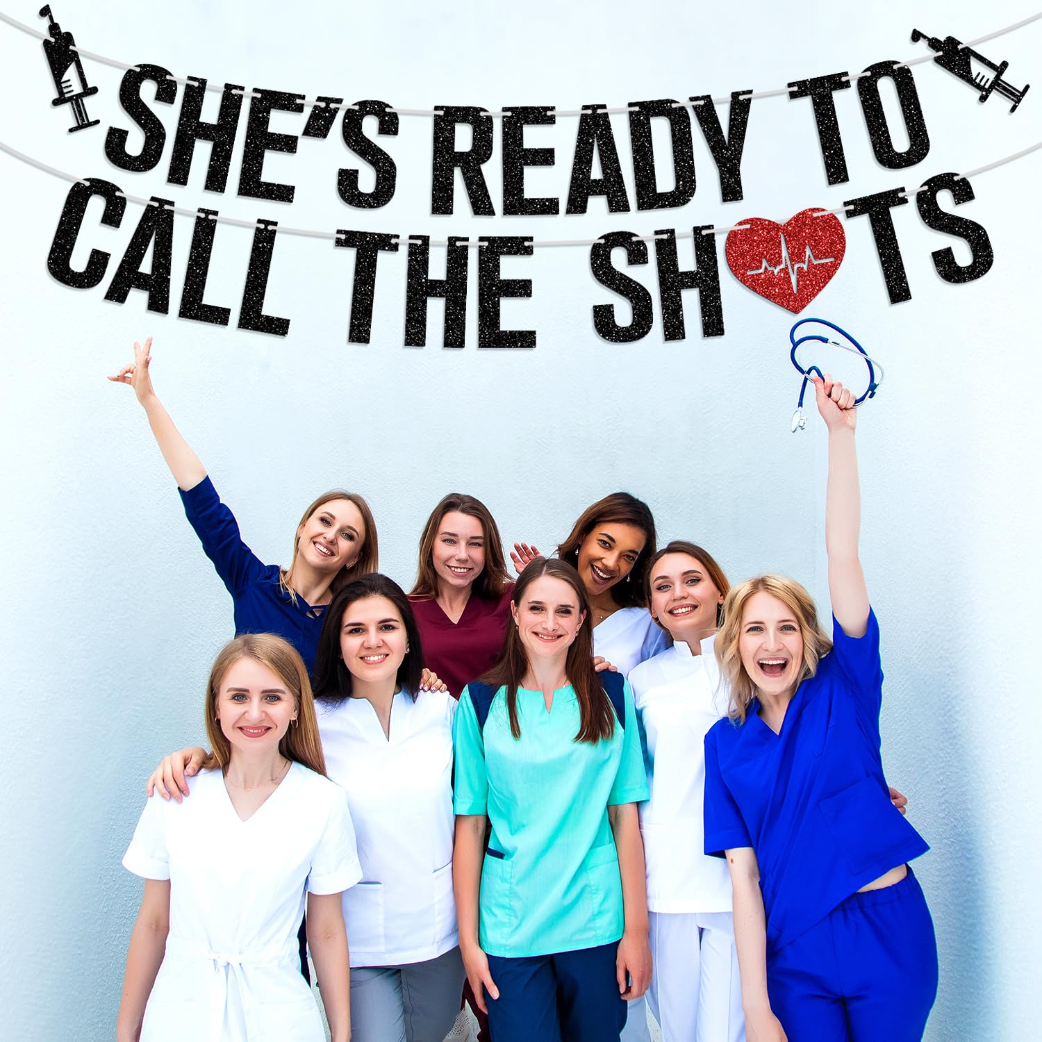 Banner „She‘s Ready To Call The Shots“ – Glitzer-Banner Für Nurse-Abschluss, Party-Deko (Rot/Schwarz)