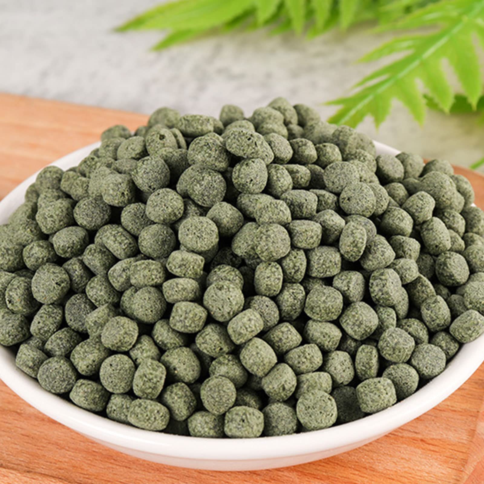 Granulés Alimentaires pour carpes koï et Poissons Rouges granulés régime équilibré Haute teneur en protéines améliorant la Croissance 35/105 oz granulés Alimentaires pour Poissons tropicaux Rouge